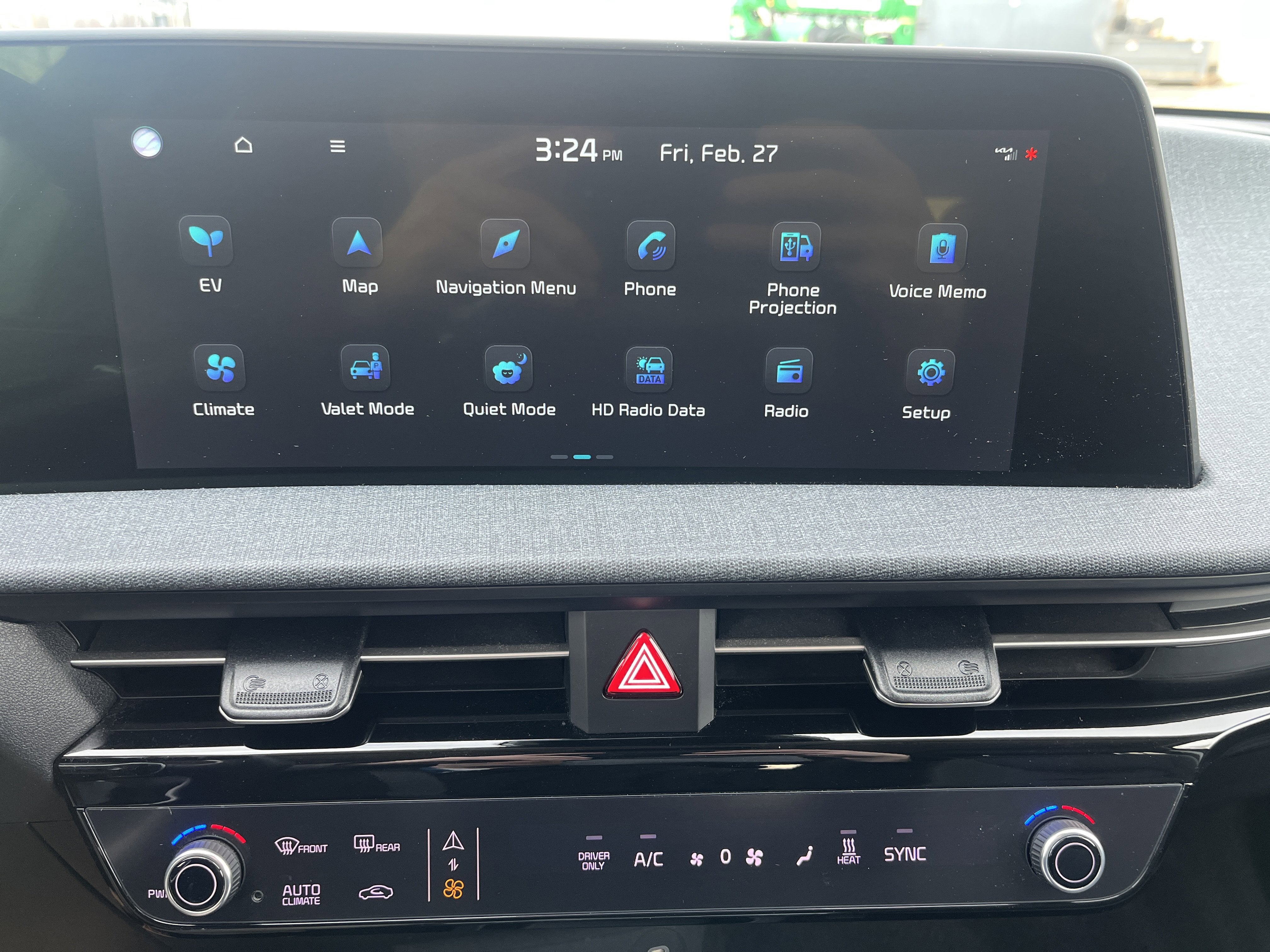 2022 Kia EV6 Wind AWD TechnologyPkg w/Nav HtdCldLthr HtdSteeringWheel SrrndVsn BlindSpotViewMonitor