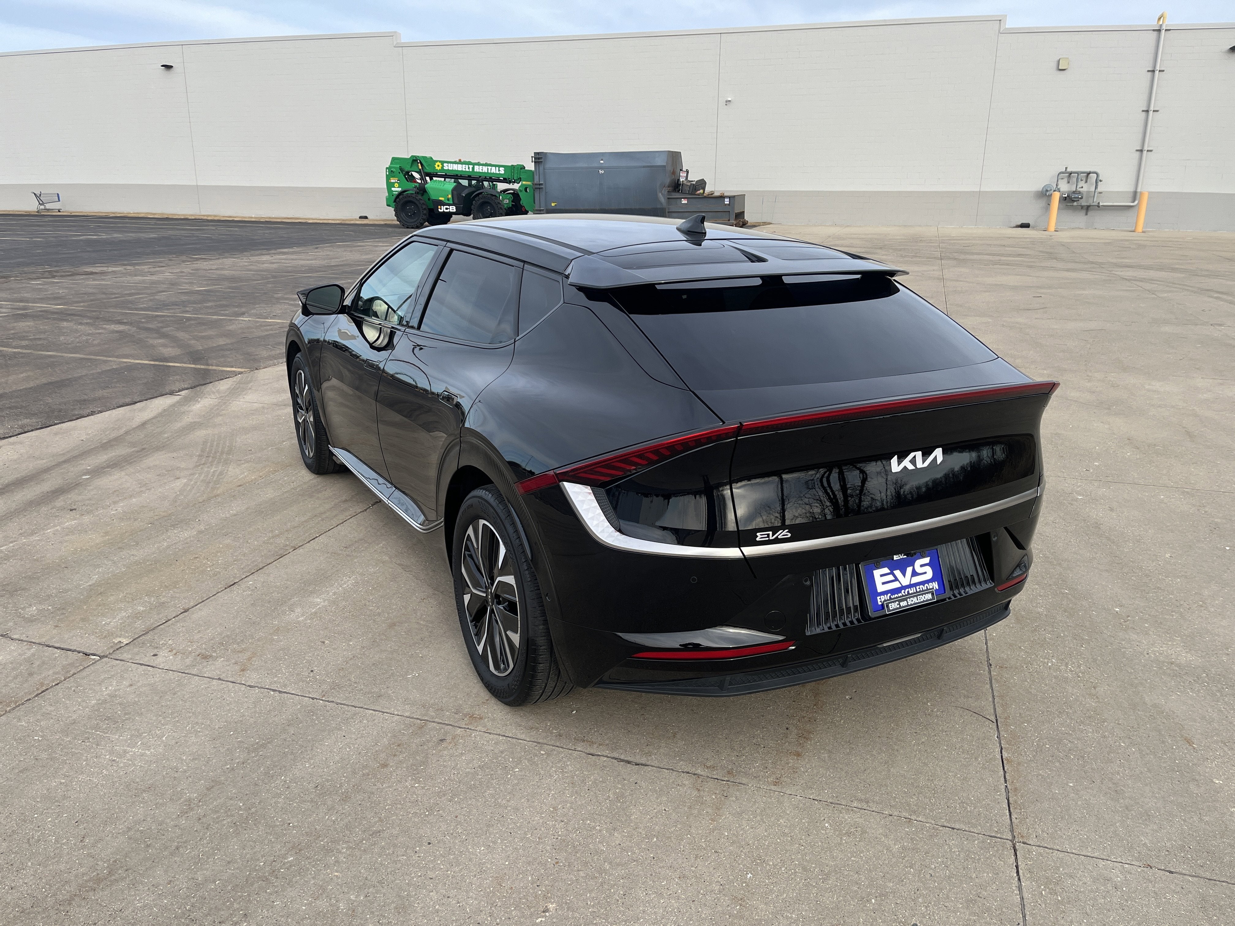 2022 Kia EV6 Wind AWD TechnologyPkg w/Nav HtdCldLthr HtdSteeringWheel SrrndVsn BlindSpotViewMonitor