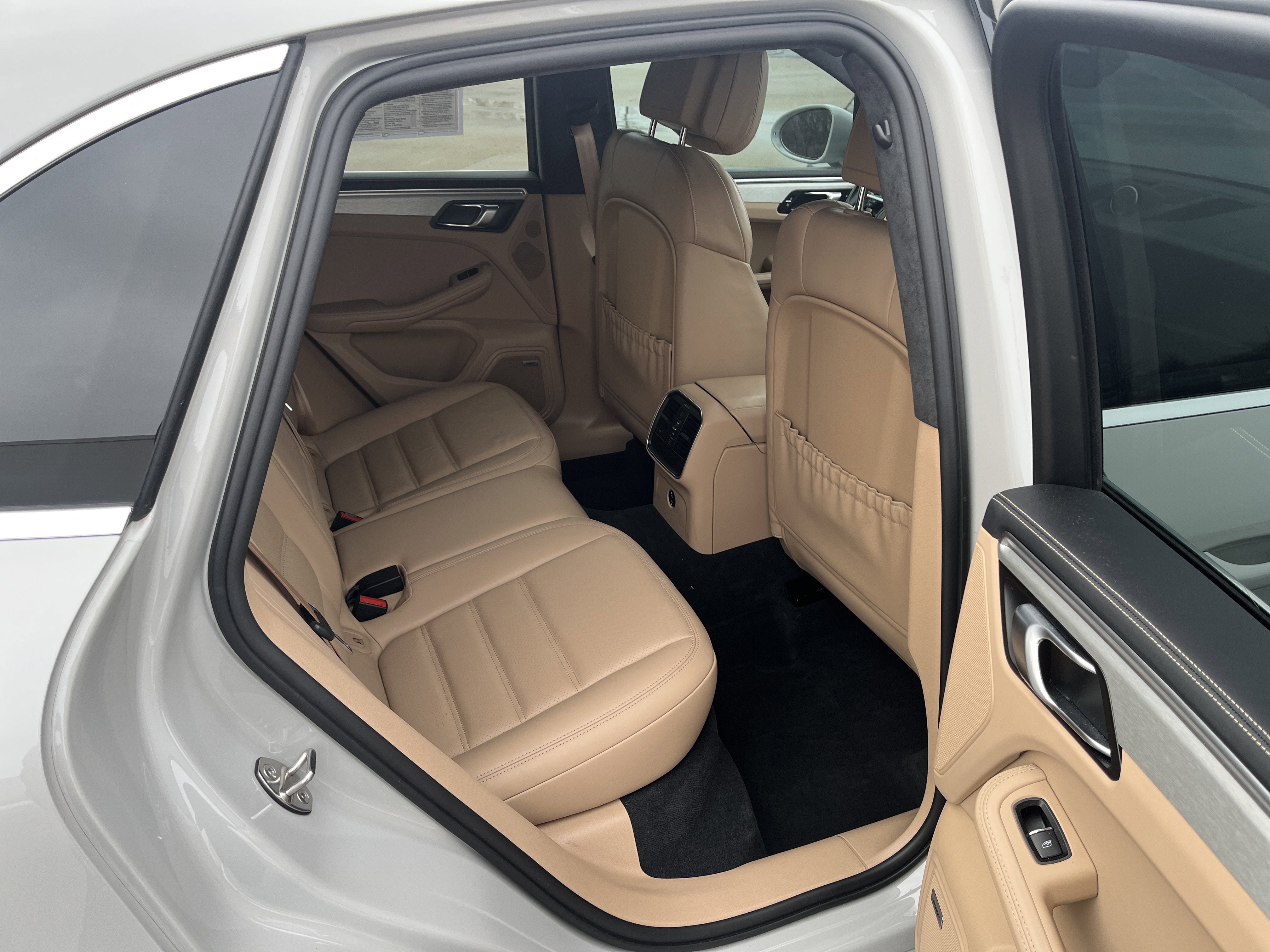 2020 Porsche Macan Turbo AWD w/Nav