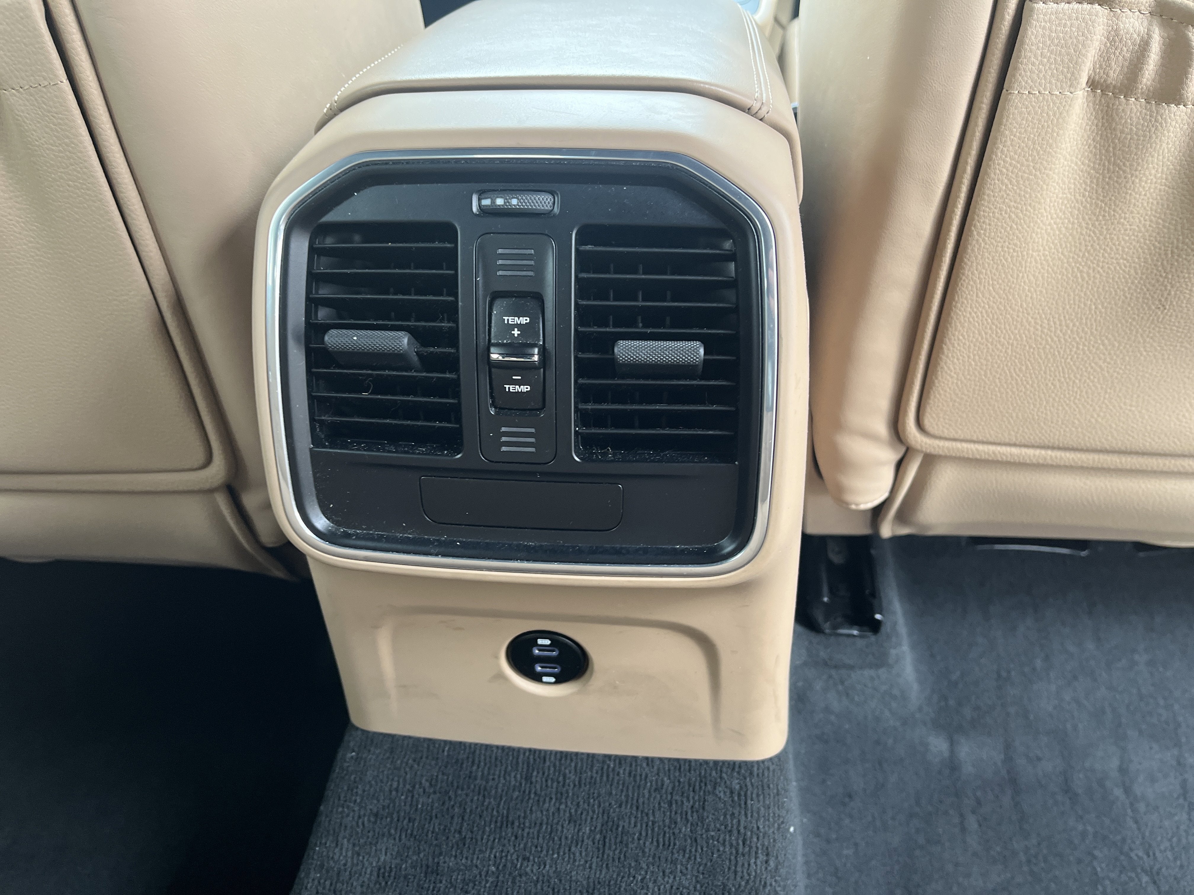 2020 Porsche Macan Turbo AWD w/Nav