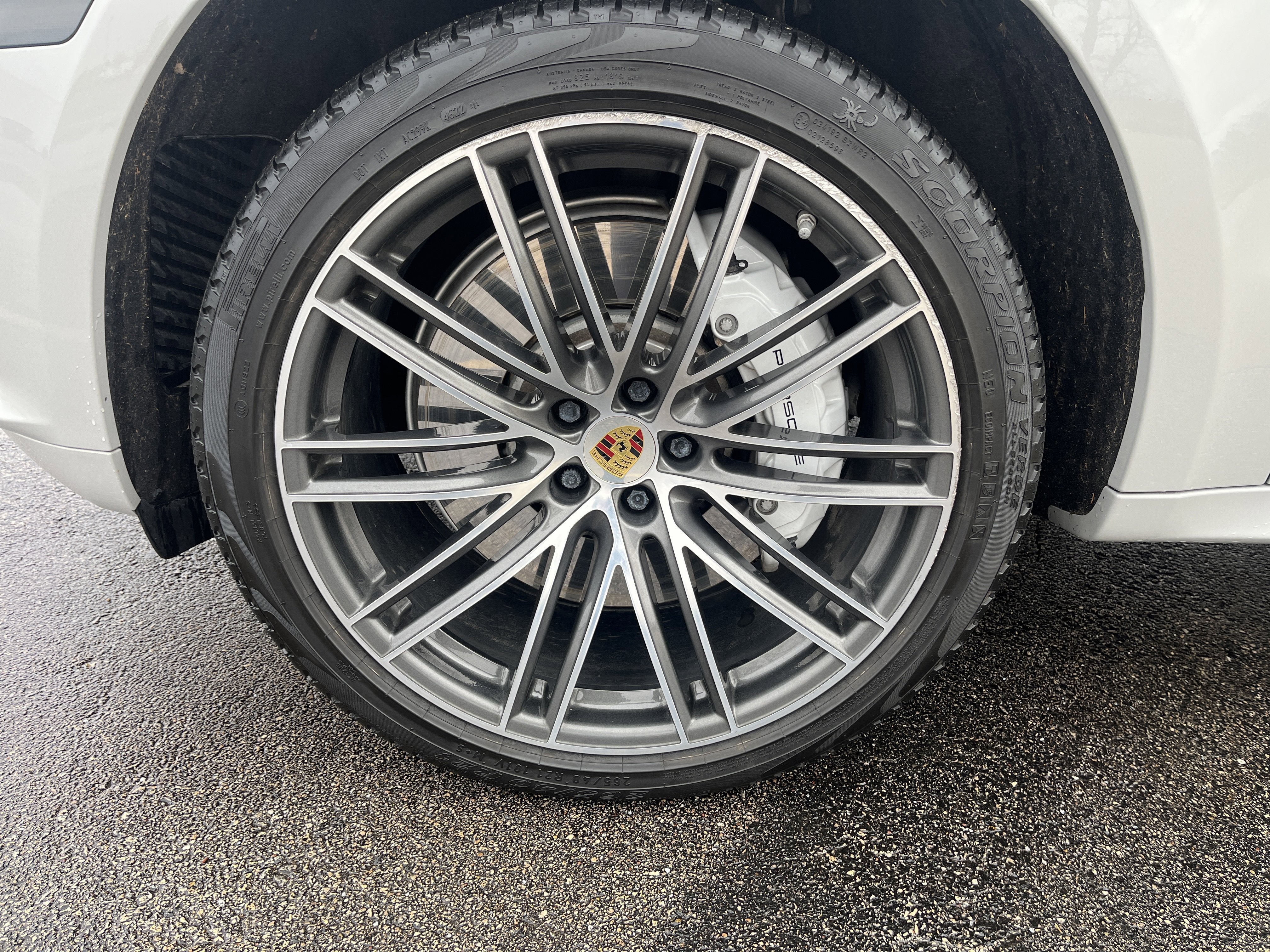 2020 Porsche Macan Turbo AWD w/Nav