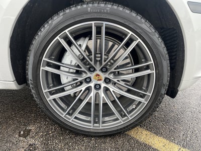 2020 Porsche Macan Turbo AWD w/Nav