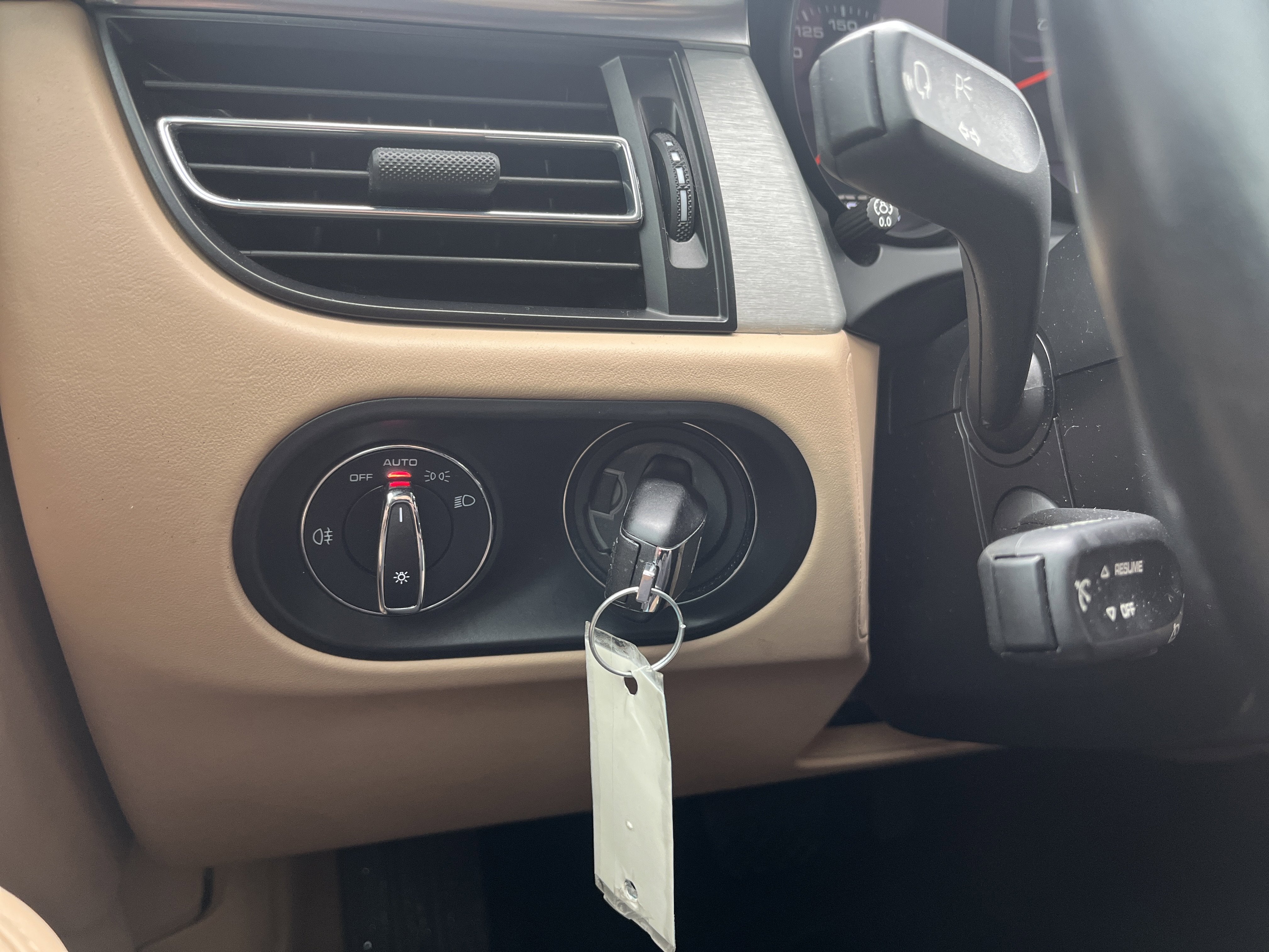 2020 Porsche Macan Turbo AWD w/Nav