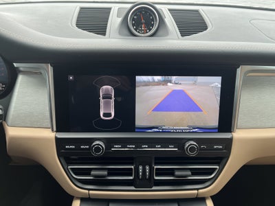 2020 Porsche Macan Turbo AWD w/Nav