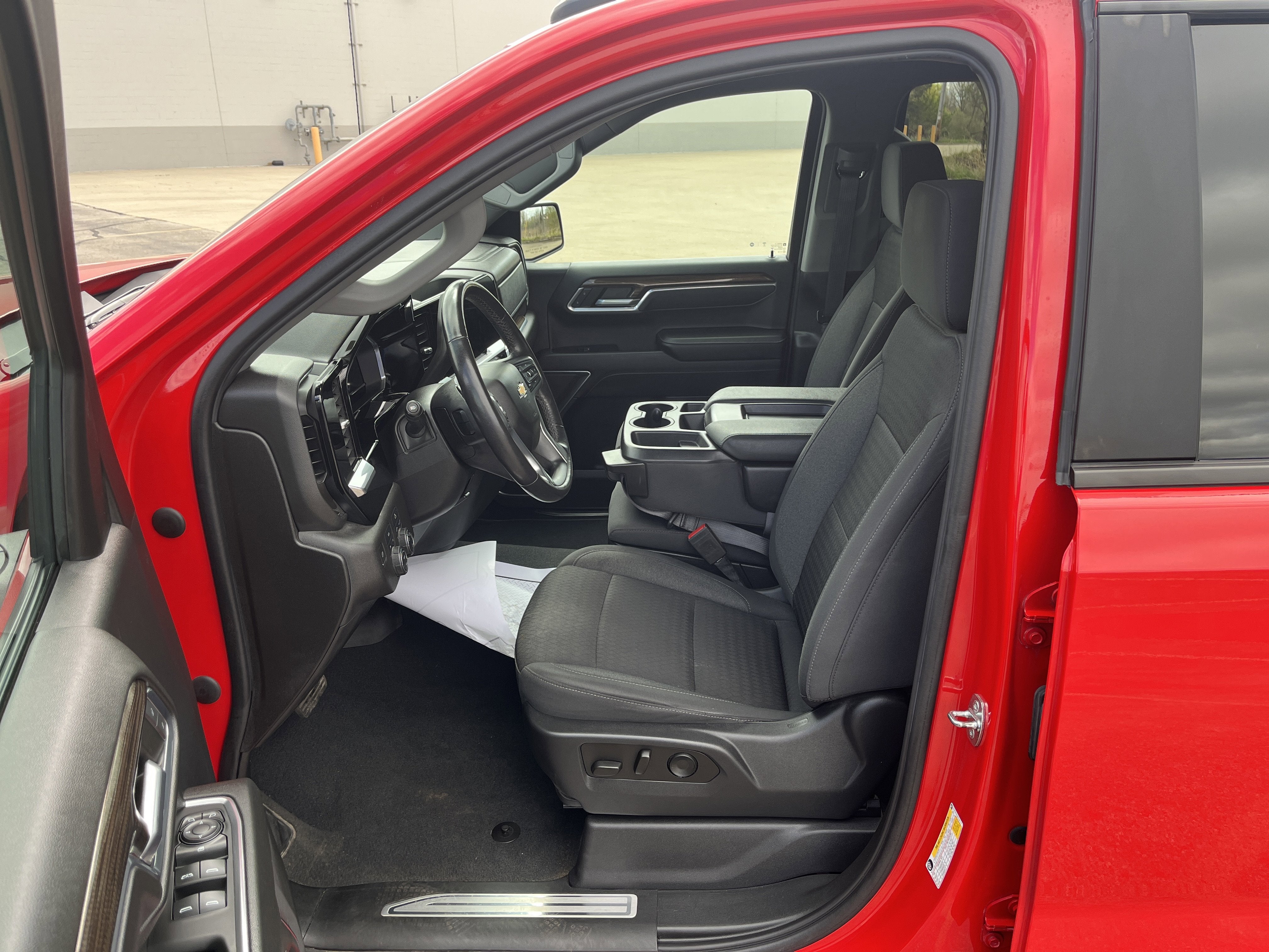 2022 Chevrolet Silverado 1500 LT (2FL)