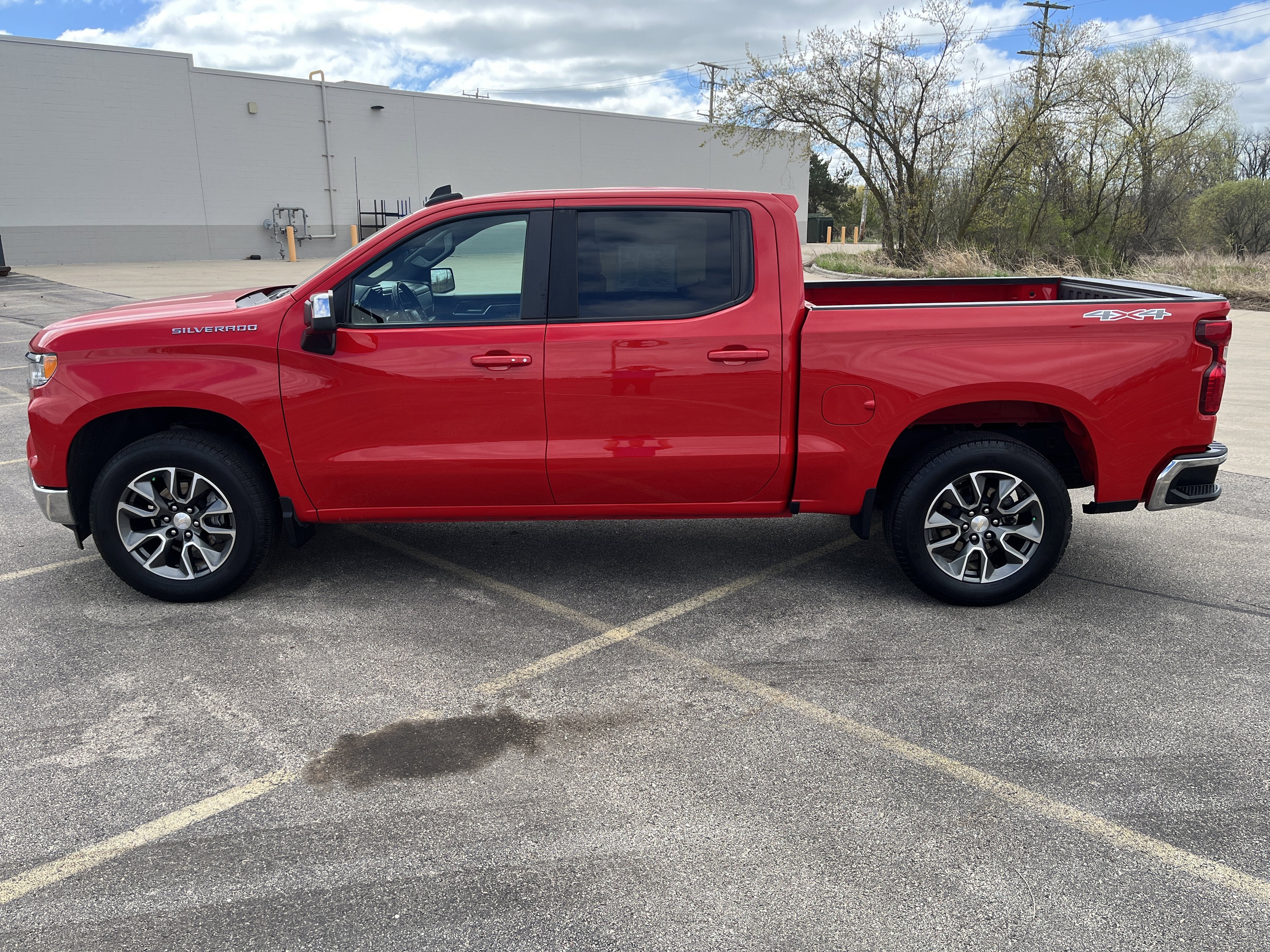 2022 Chevrolet Silverado 1500 LT (2FL)