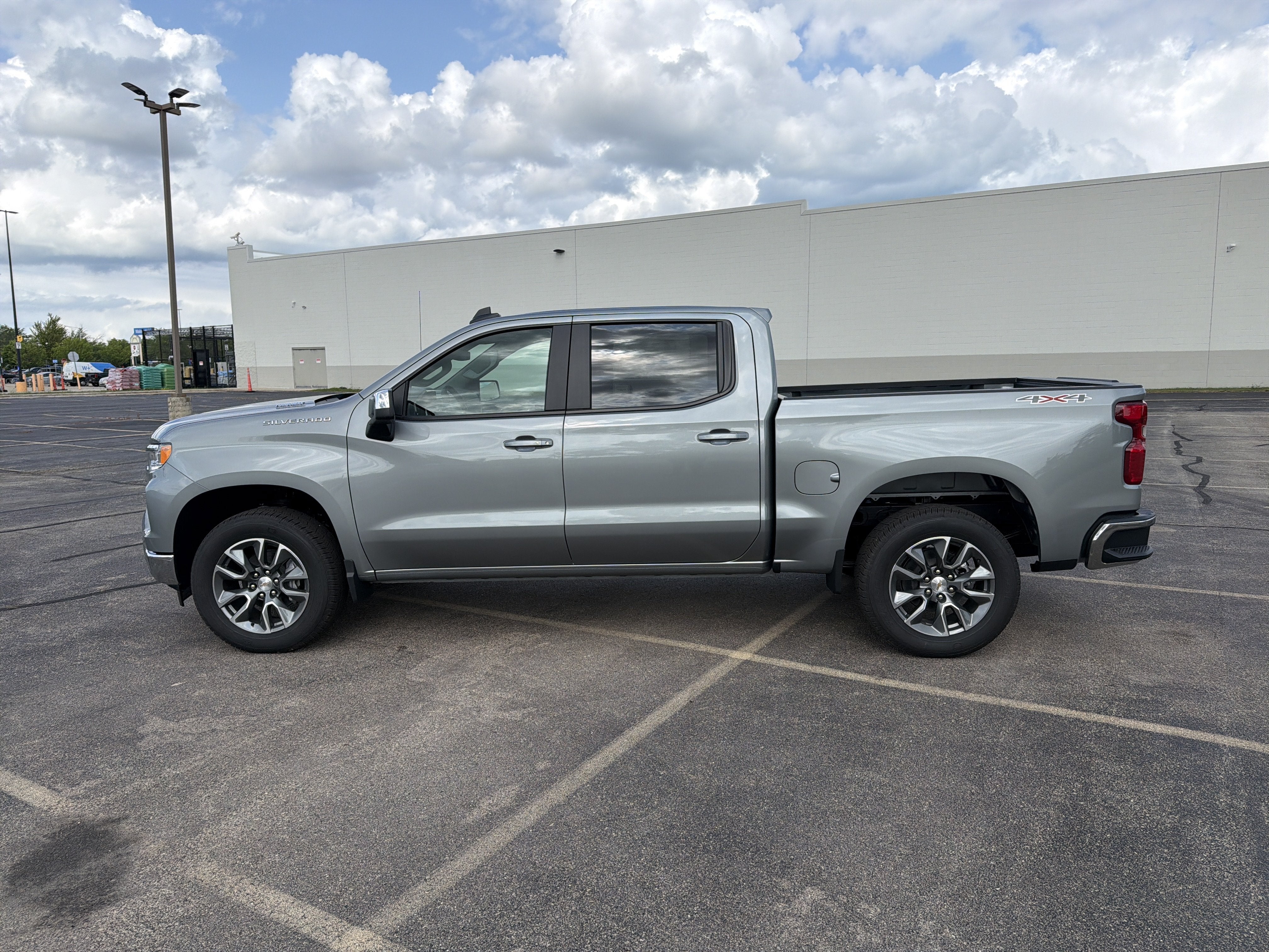 2026 Chevrolet Silverado 1500 LT (2FL)