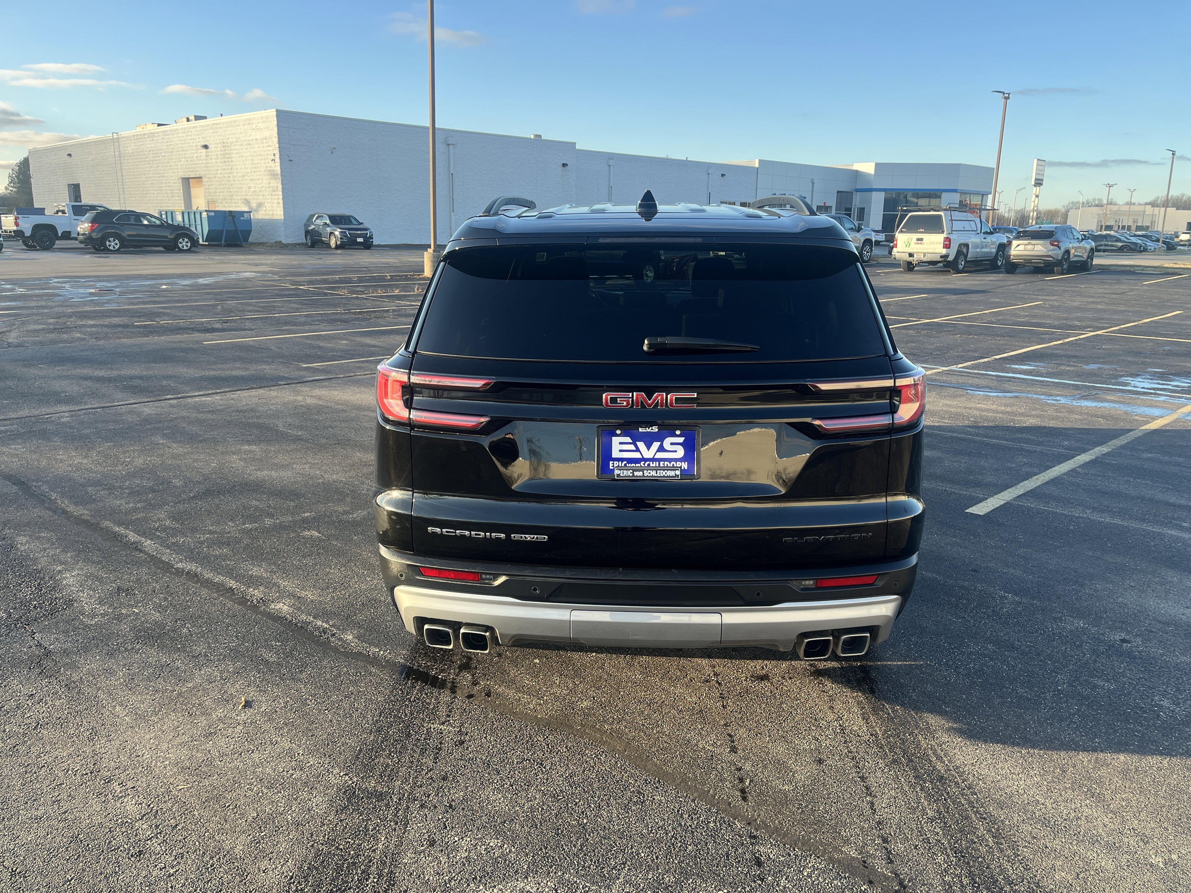 2025 GMC Acadia Elevation