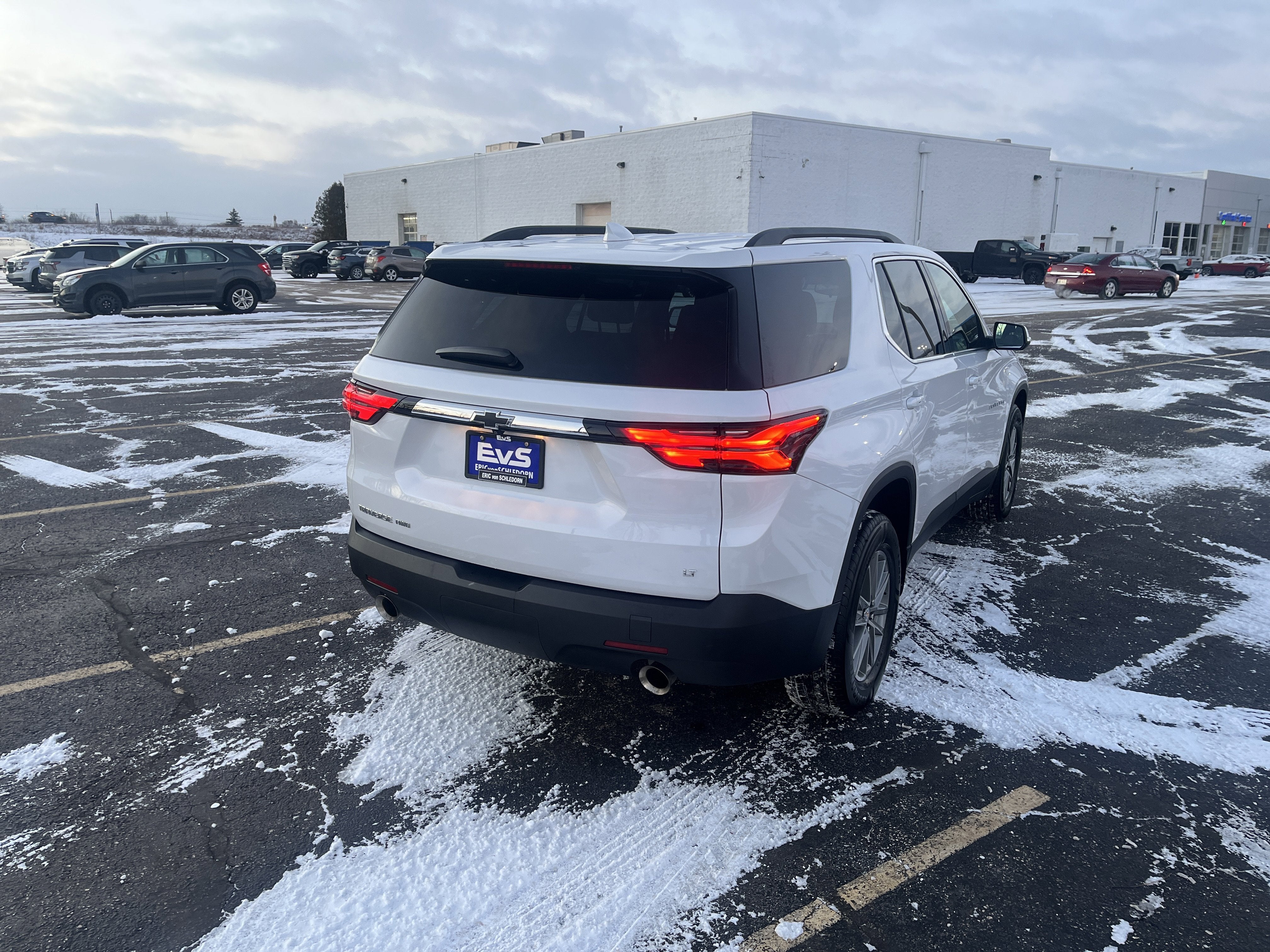 2023 Chevrolet Traverse LT Cloth