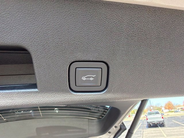 2027 Chevrolet Traverse Z71 - Photo 38