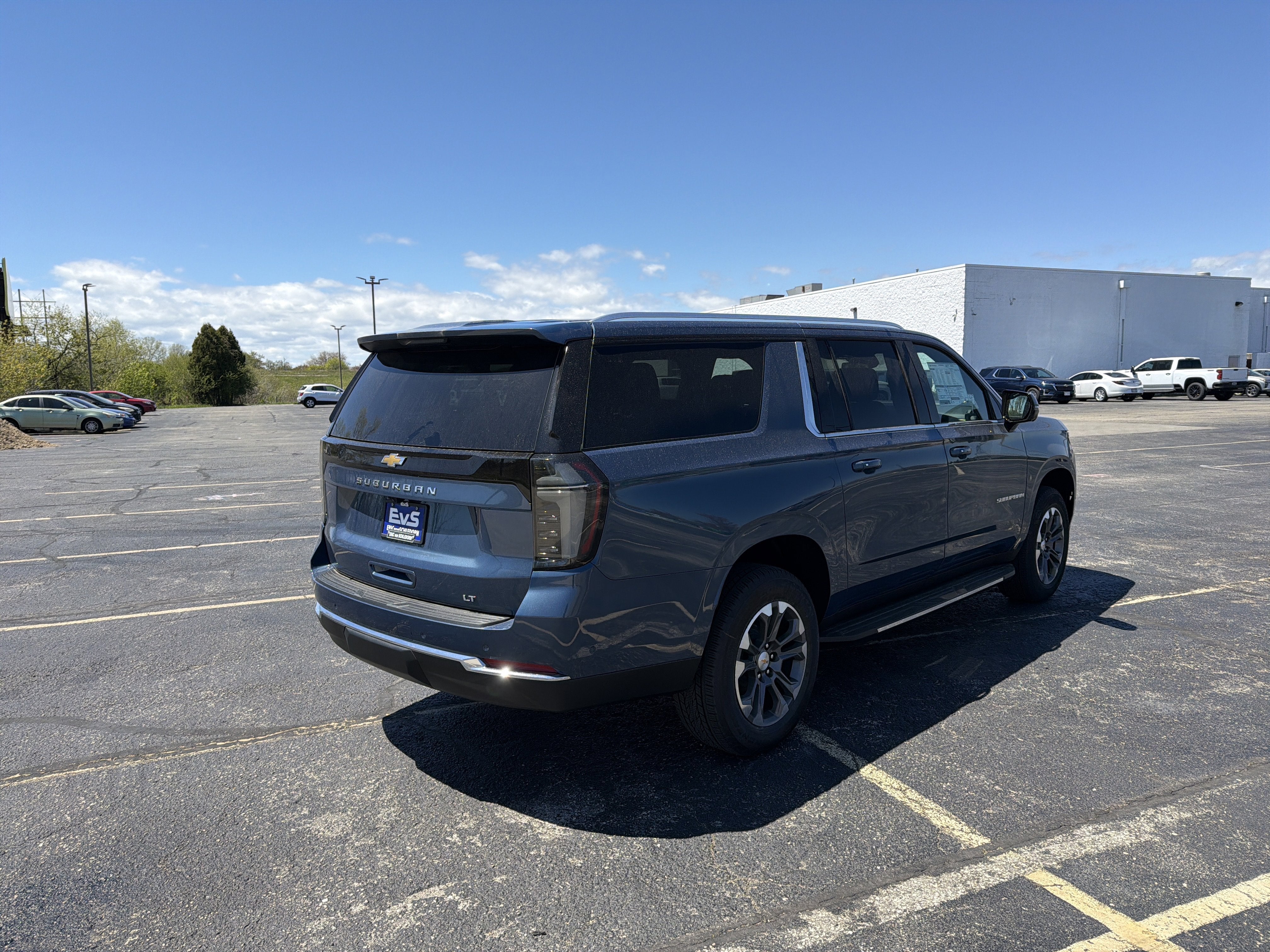 2026 Chevrolet Suburban LT