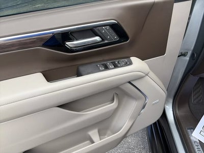 2025 Chevrolet Suburban LT