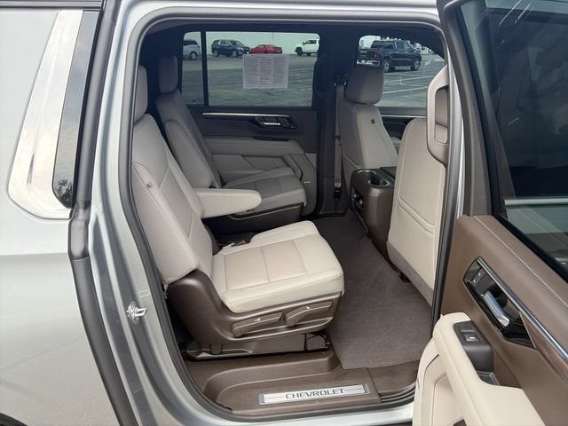2025 Chevrolet Suburban LT