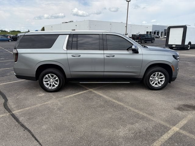 2025 Chevrolet Suburban LT