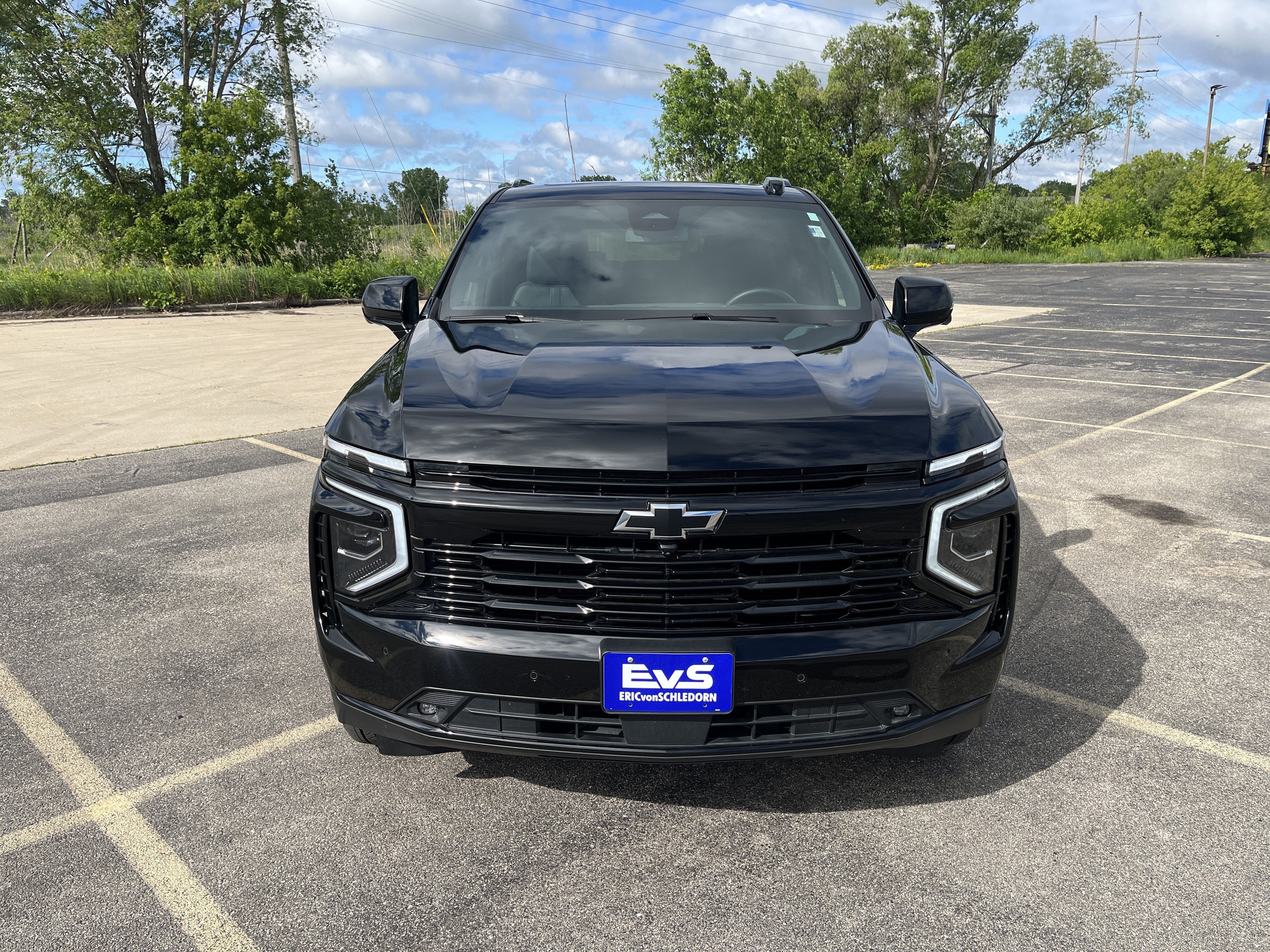 2025 Chevrolet Suburban RST