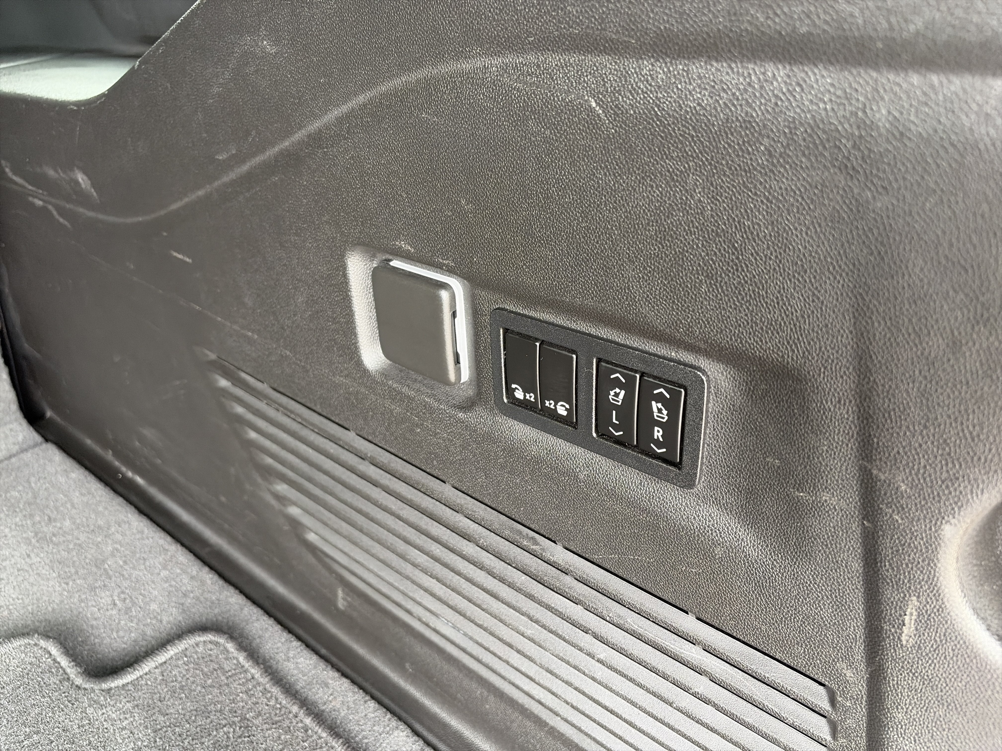 2021 Chevrolet Suburban RST