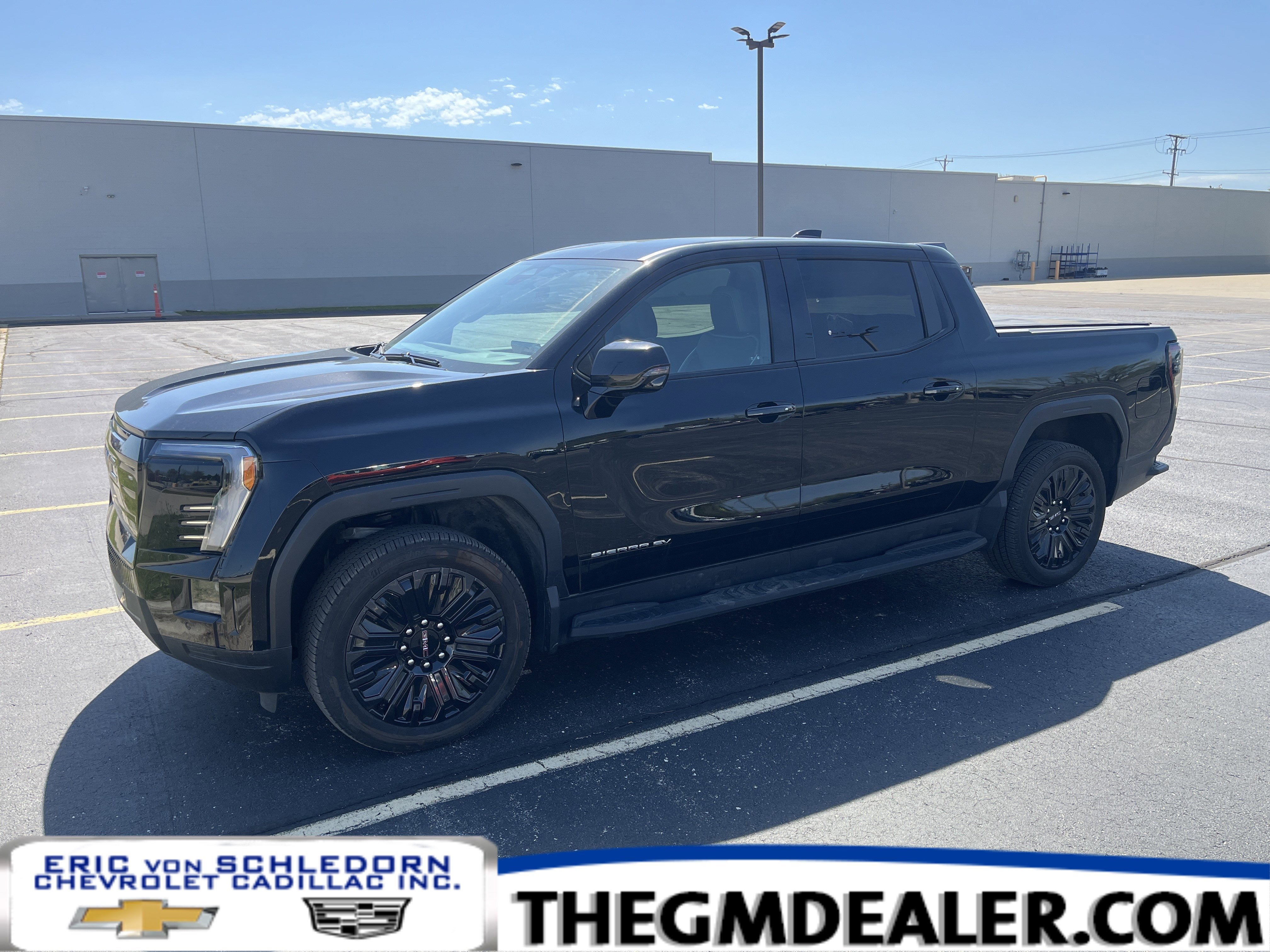 2026 GMC Sierra Elevation Extended Range Crew Cab e4WD's photo