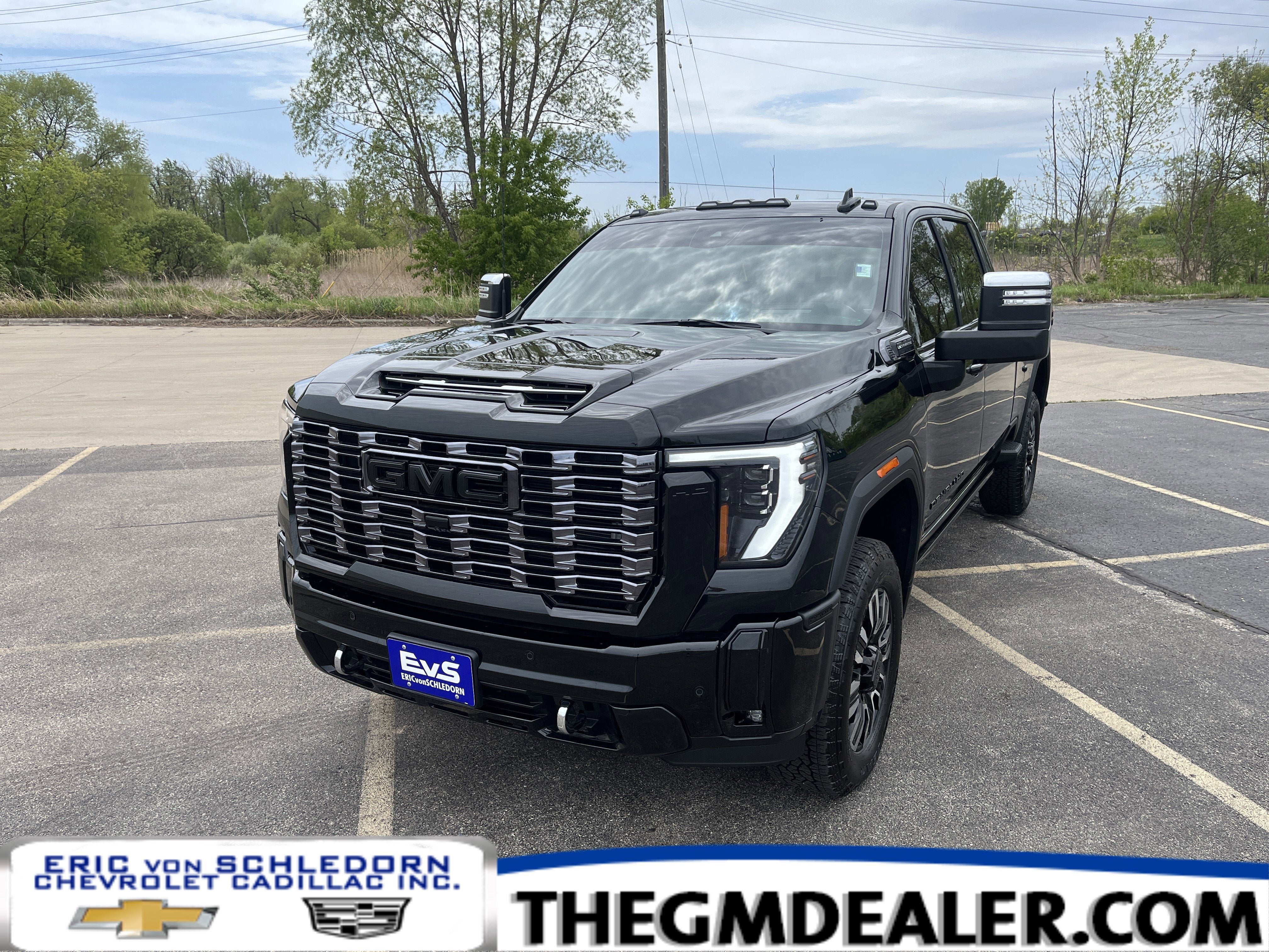 2025 GMC Sierra 4WD Crew Cab Long Box Denali Ultimate's photo