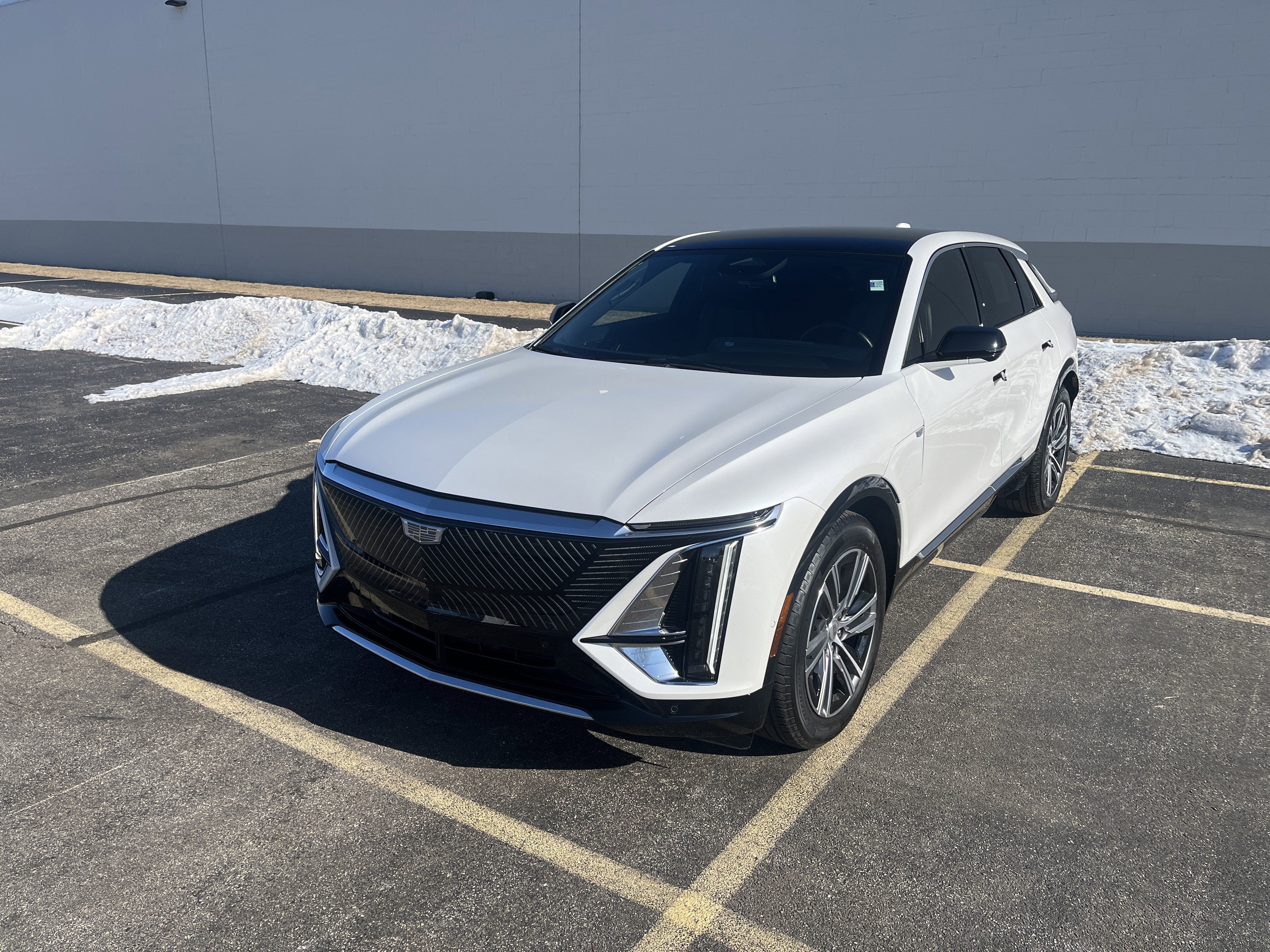 2024 Cadillac LYRIQ Luxury 1