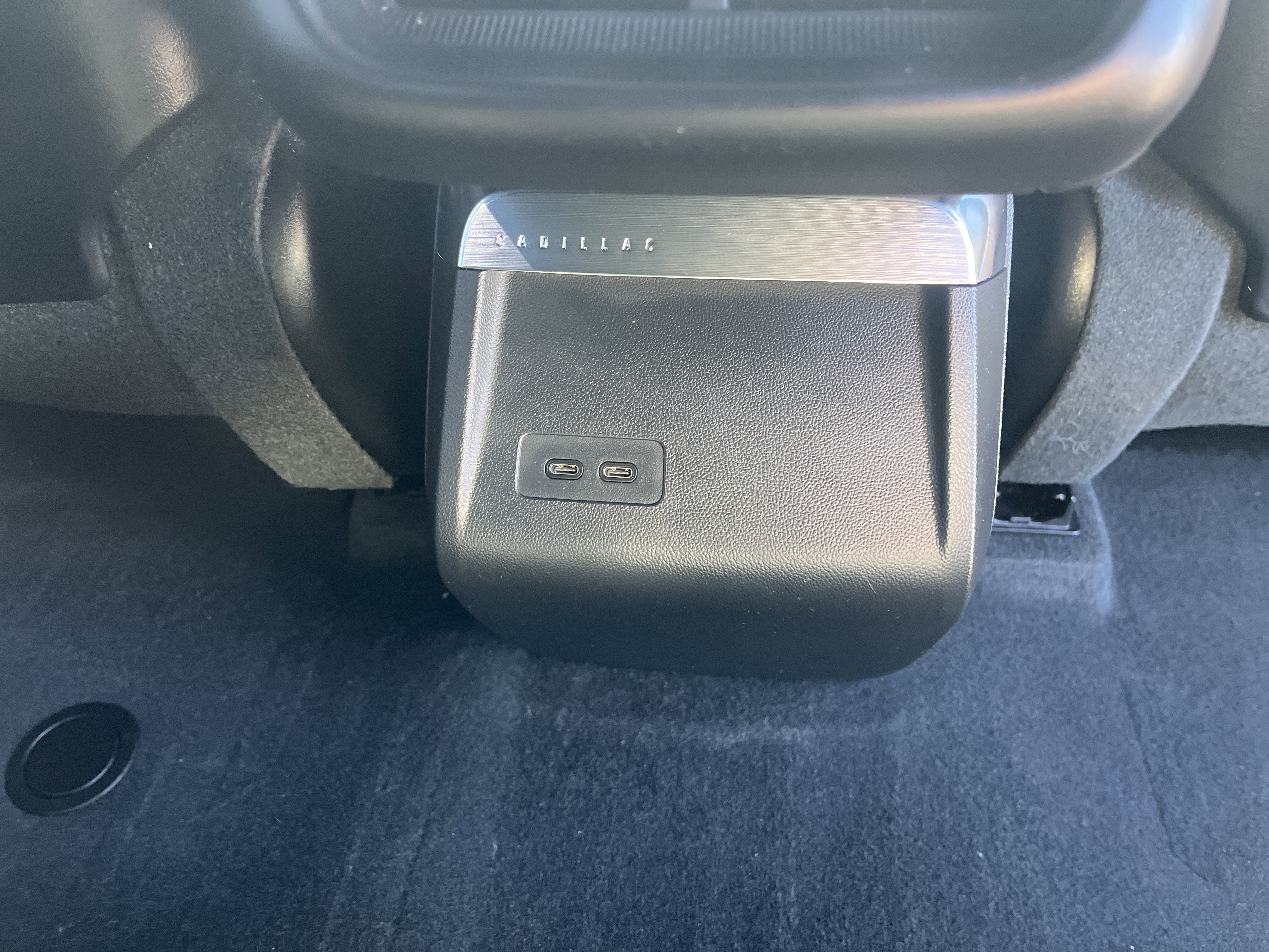 2024 Cadillac LYRIQ Luxury 1