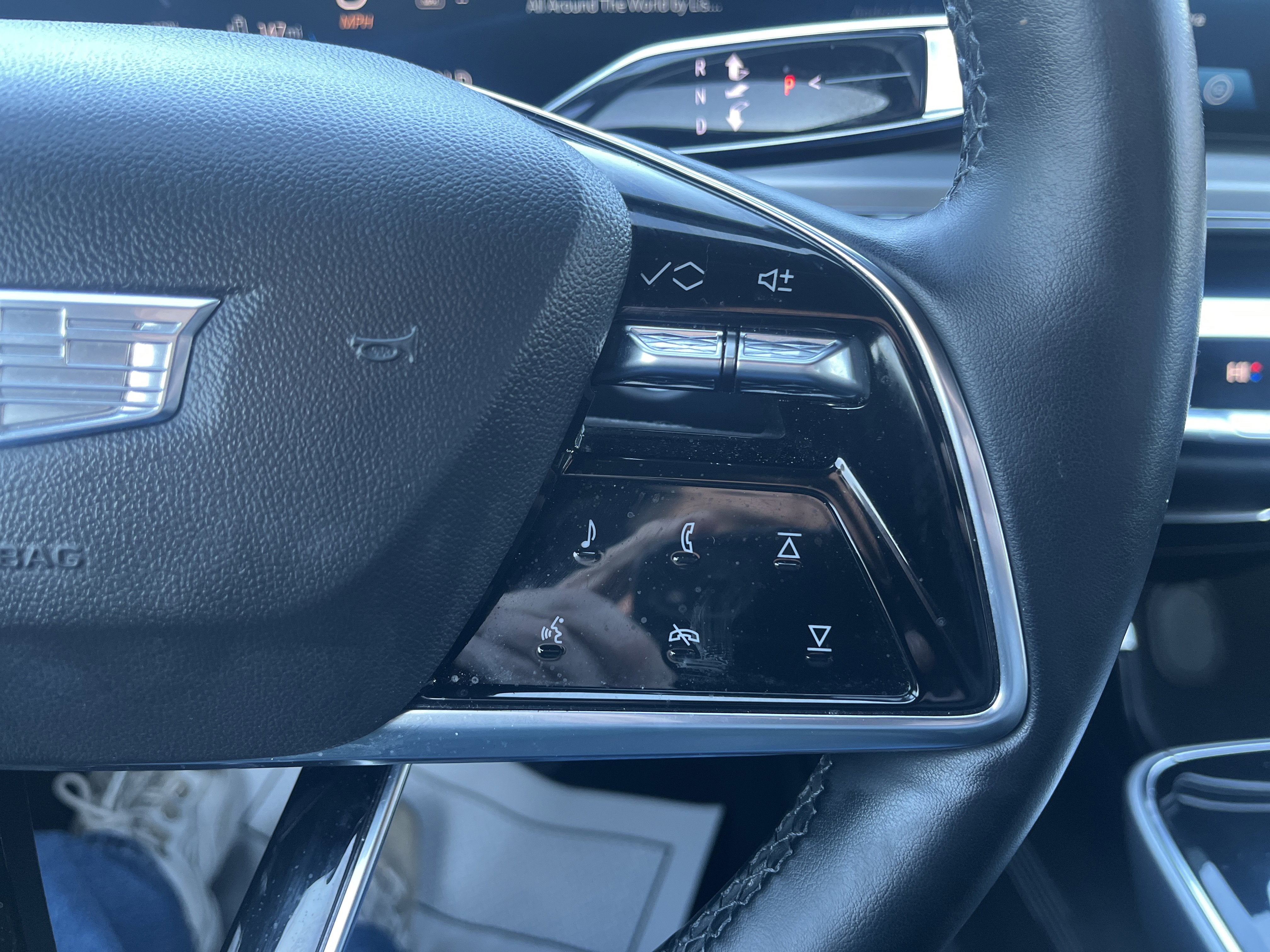 2024 Cadillac LYRIQ Luxury 1