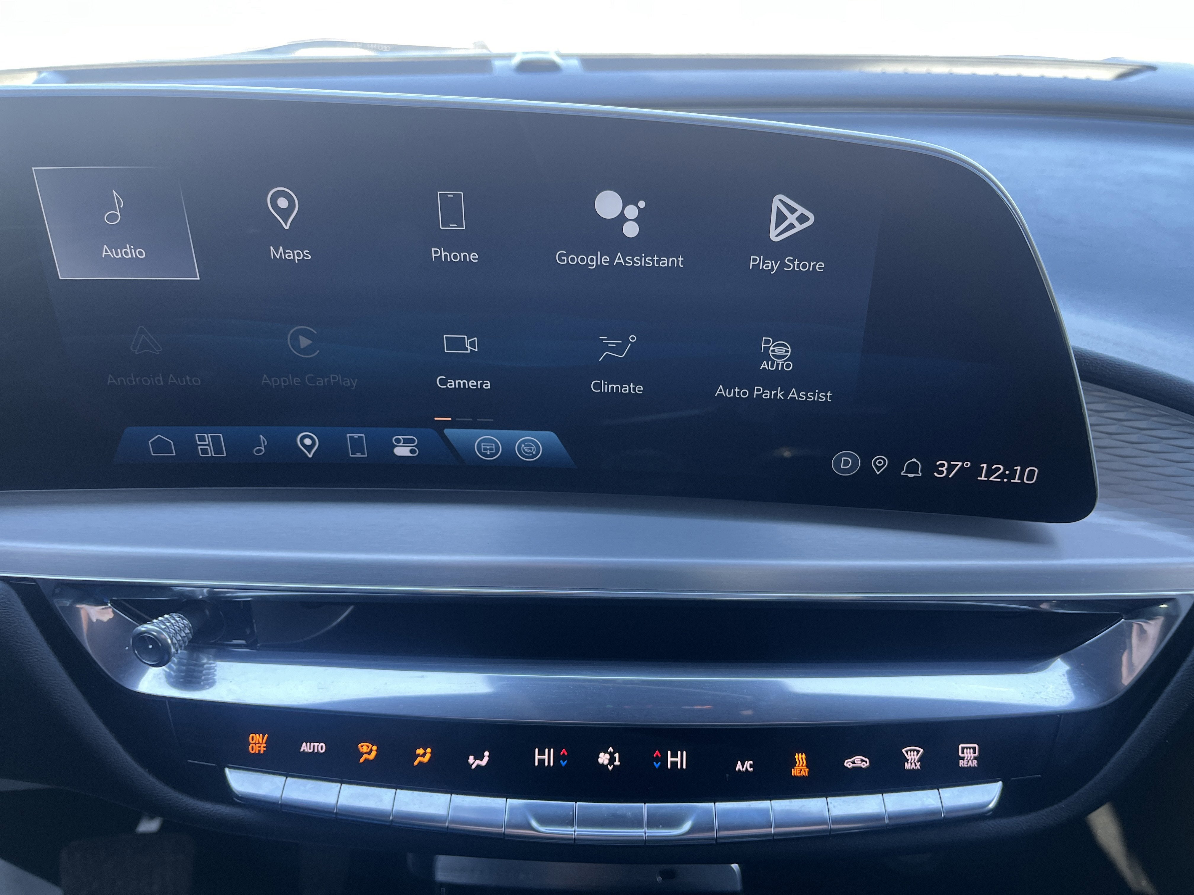 2024 Cadillac LYRIQ Luxury 1