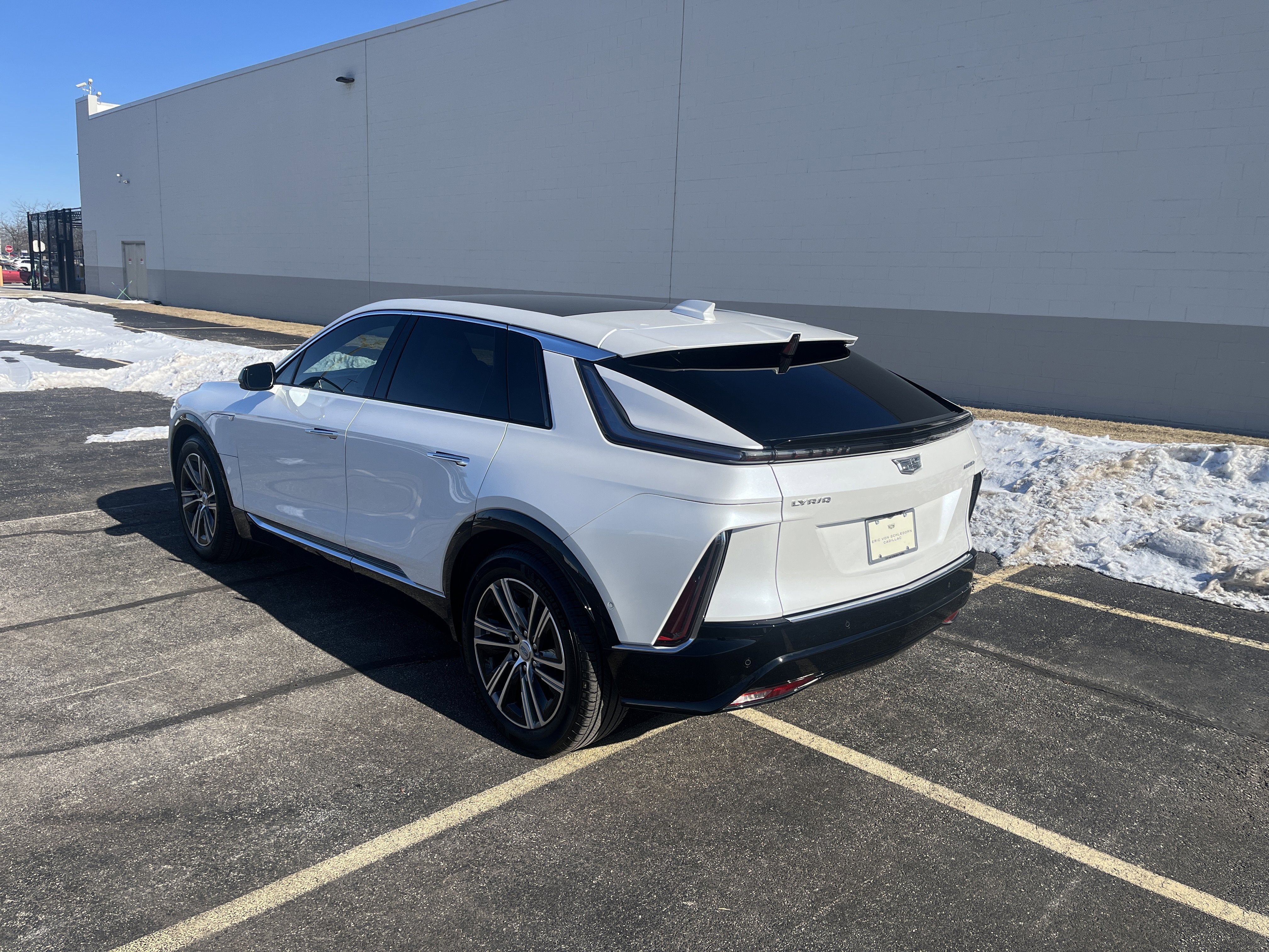 2024 Cadillac LYRIQ Luxury 1