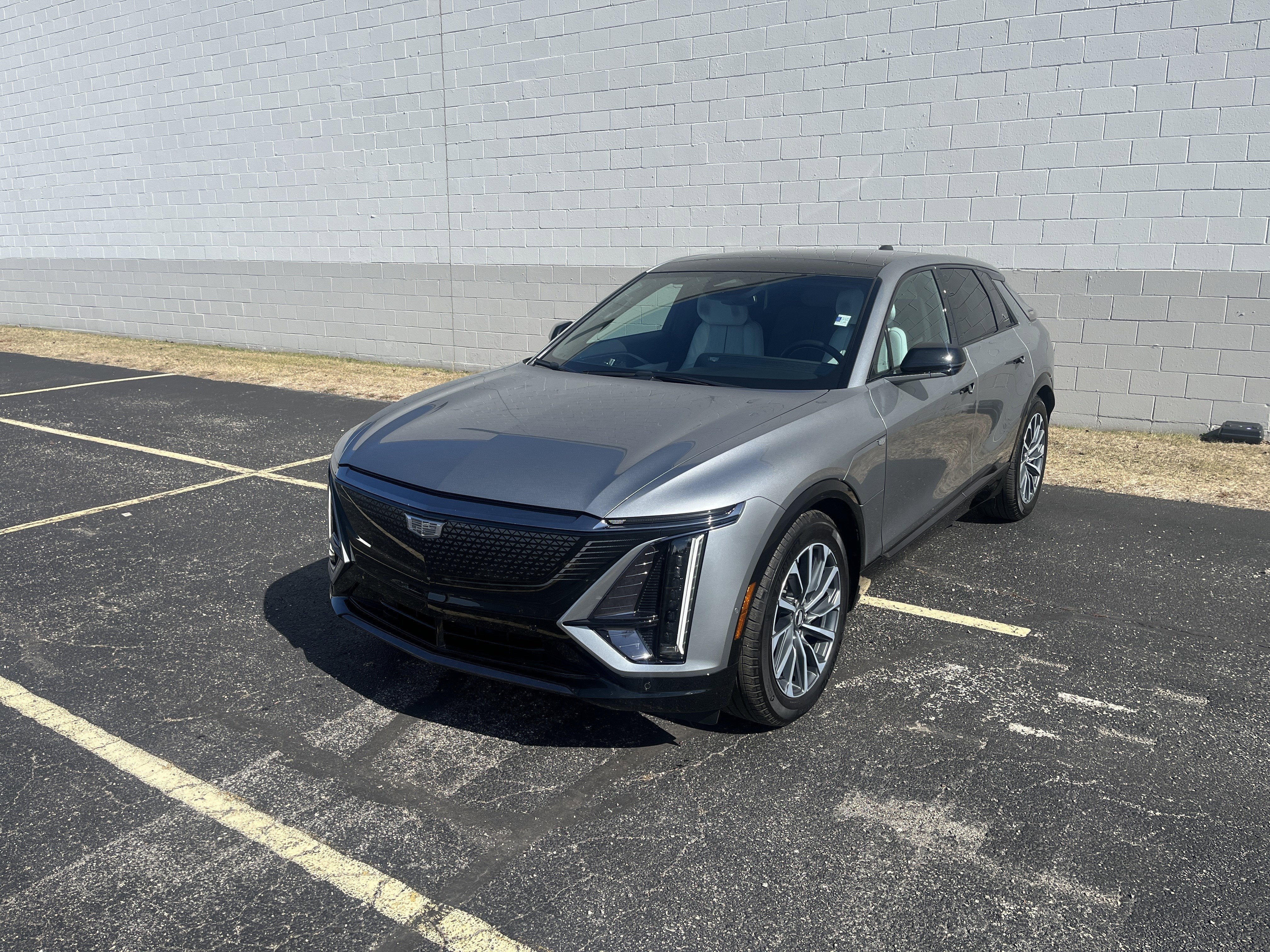 2024 Cadillac LYRIQ Sport 2