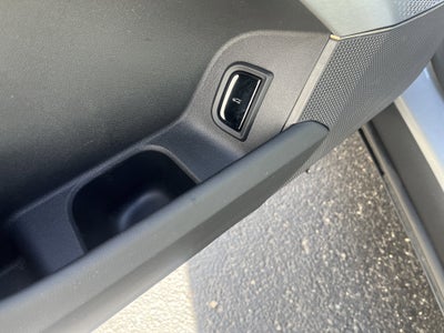 2024 Cadillac LYRIQ Sport 2