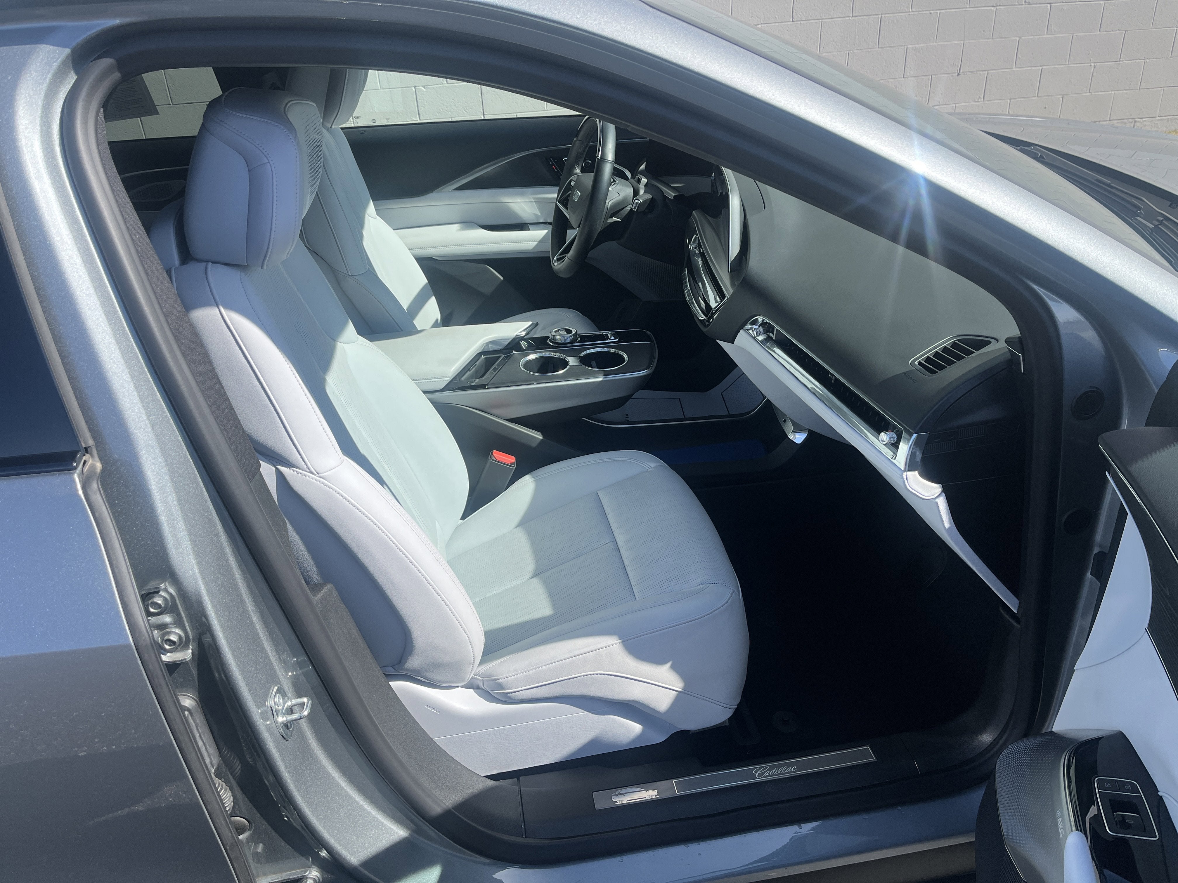 2024 Cadillac LYRIQ Sport 2