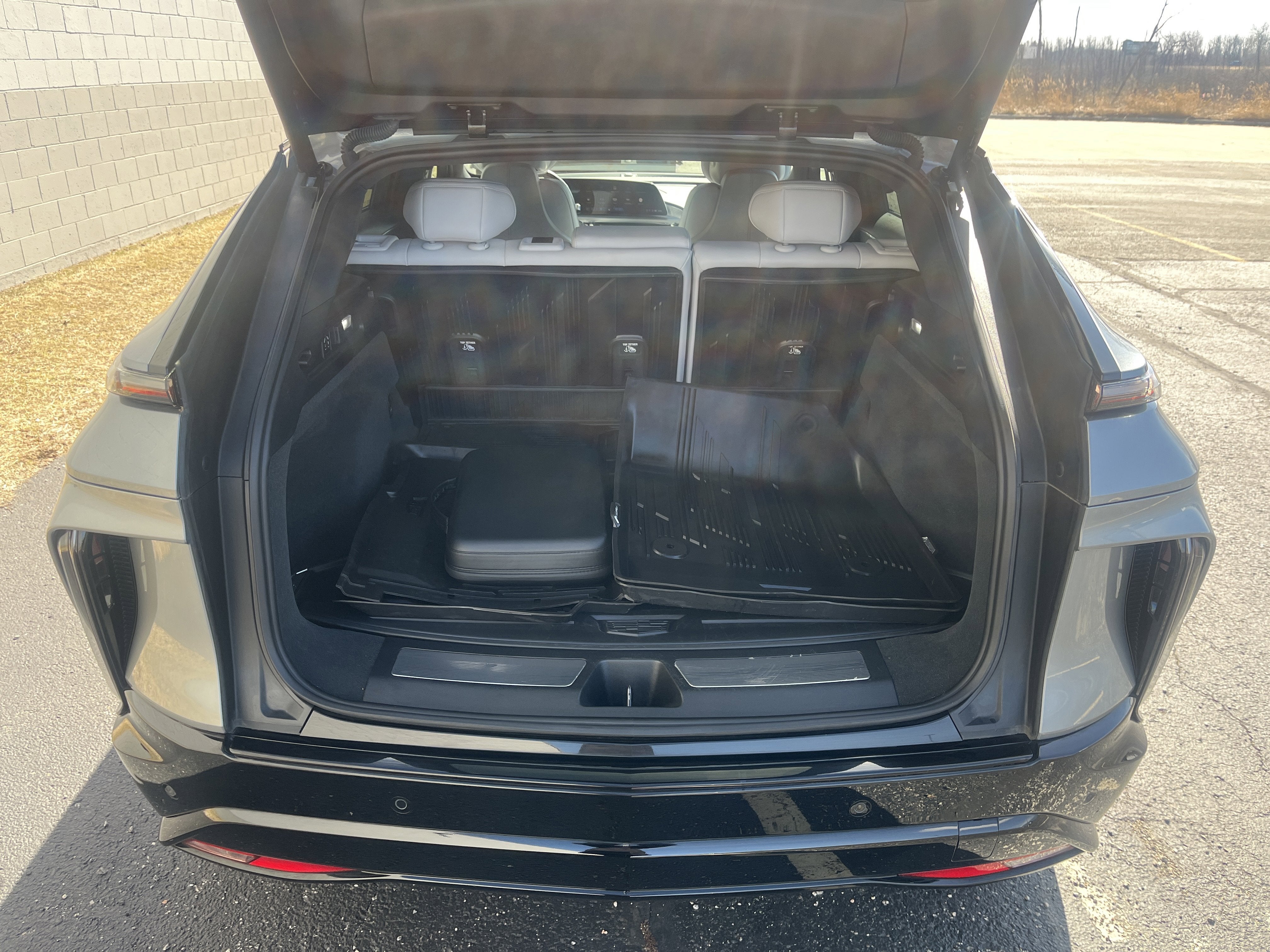 2024 Cadillac LYRIQ Sport 2