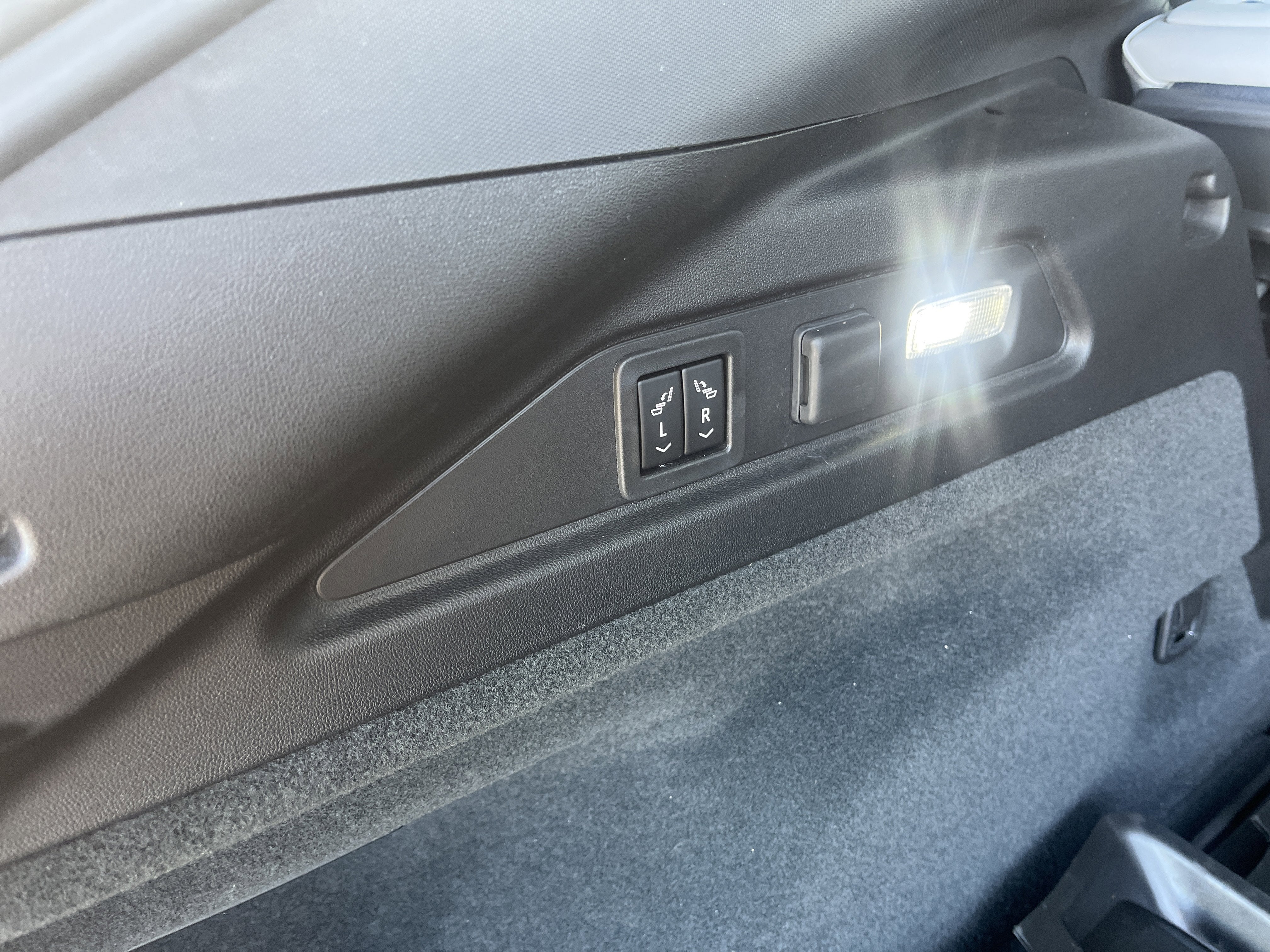 2024 Cadillac LYRIQ Sport 2