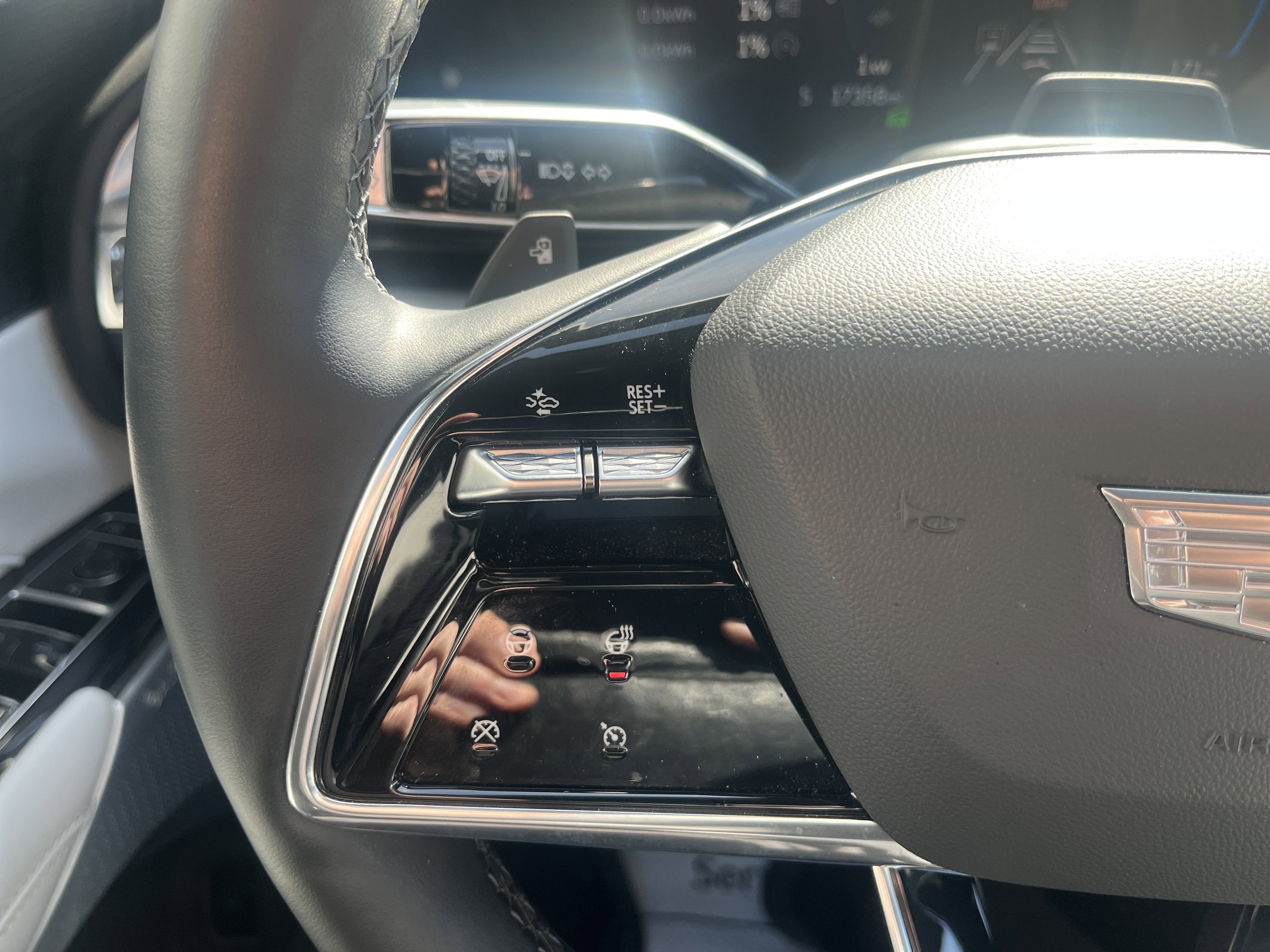 2024 Cadillac LYRIQ Sport 2