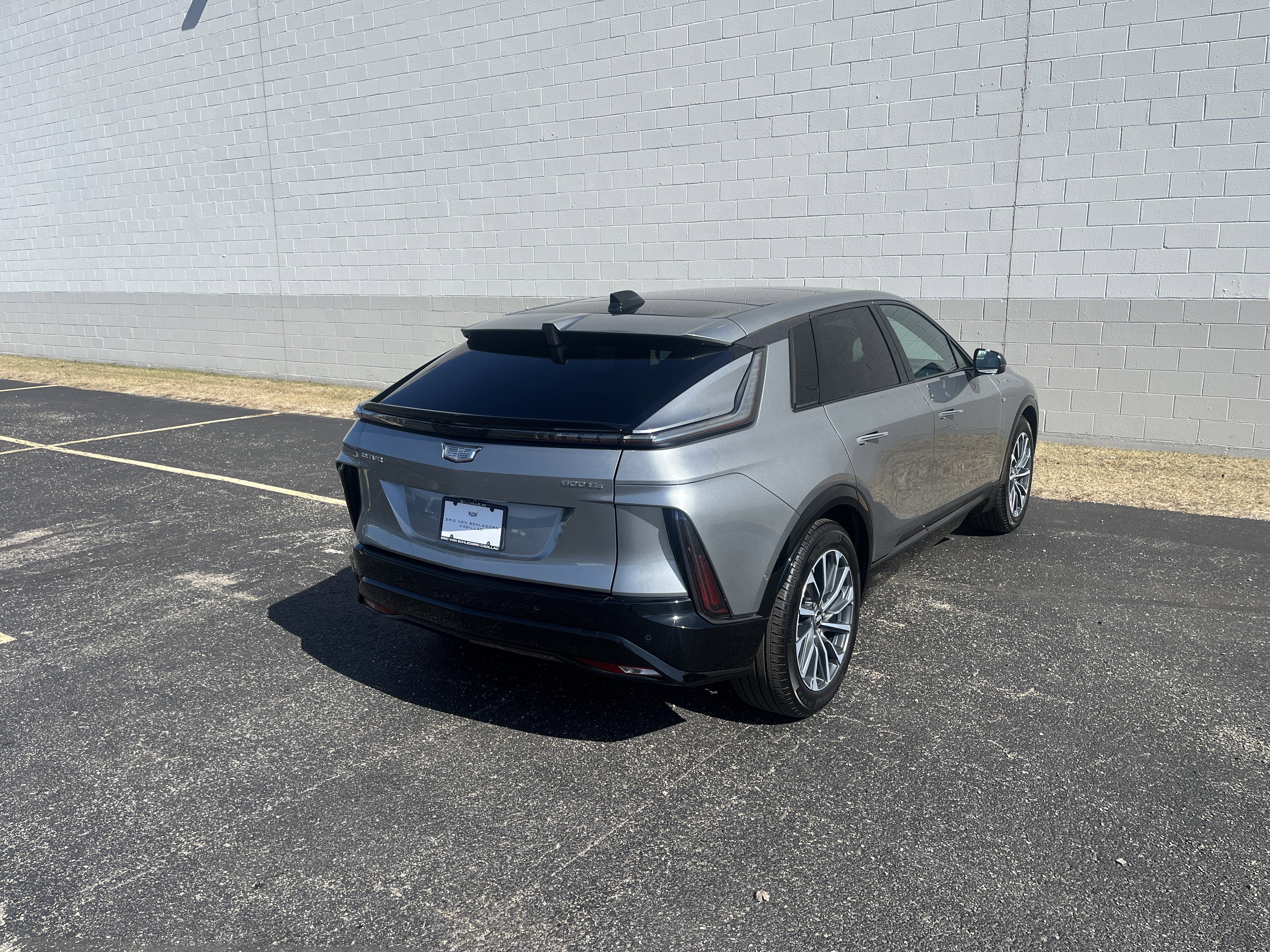 2024 Cadillac LYRIQ Sport 2