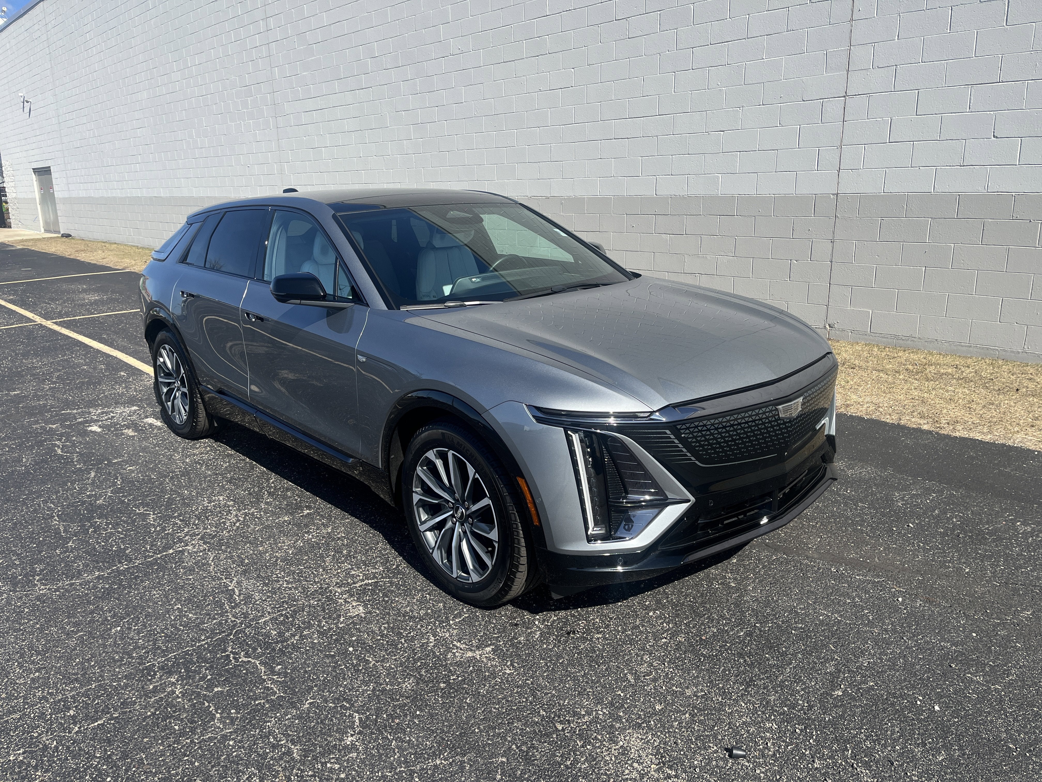 2024 Cadillac LYRIQ Sport 2