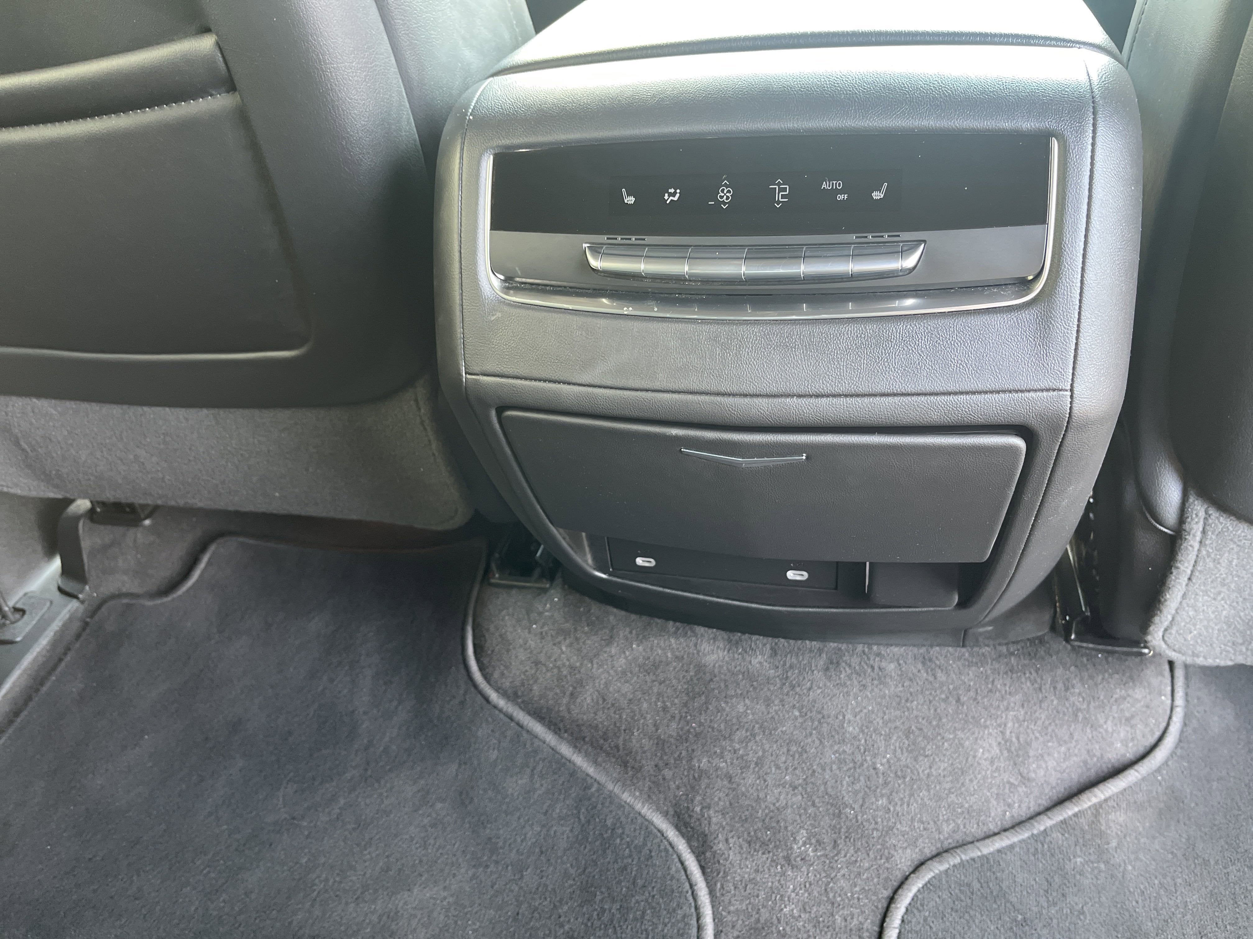 2024 Cadillac Escalade Sport