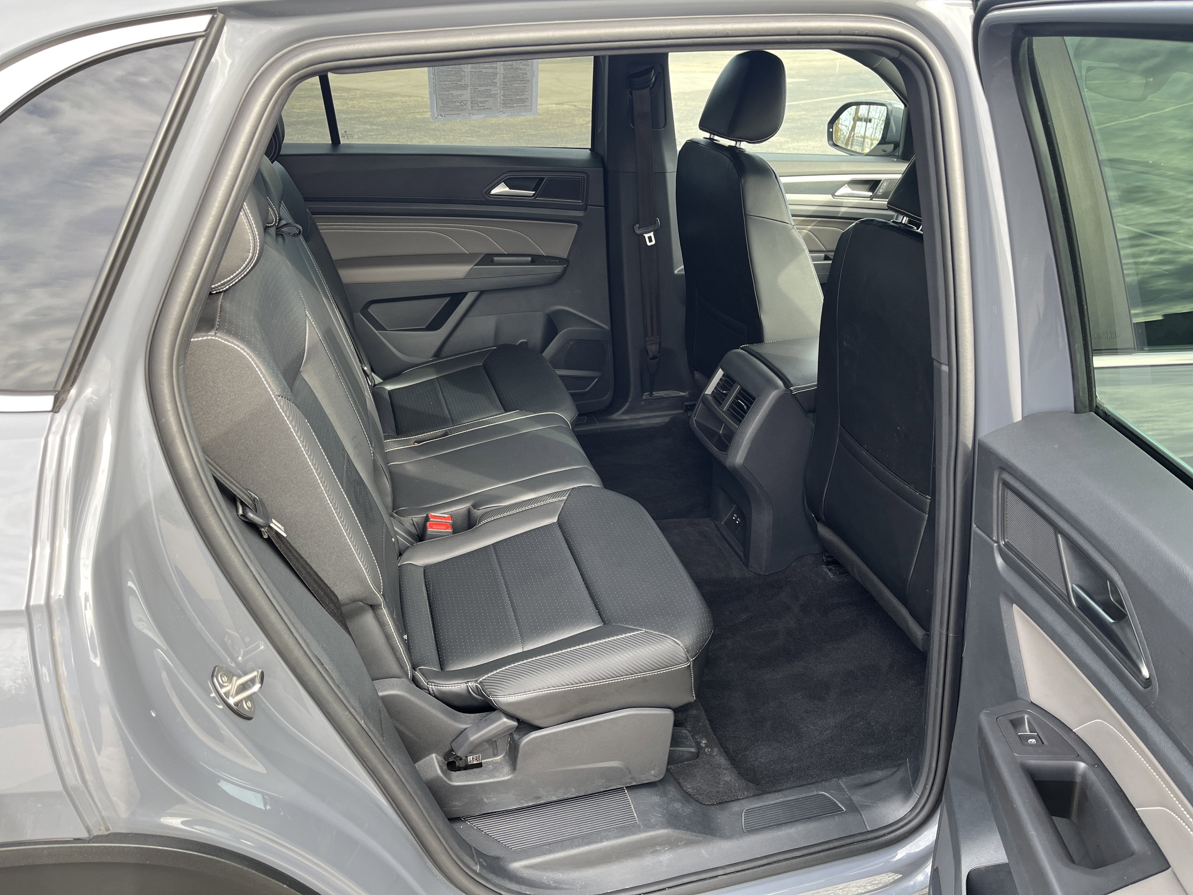 2022 Volkswagen Atlas Cross Sport 3.6L V6 SEL R-Line