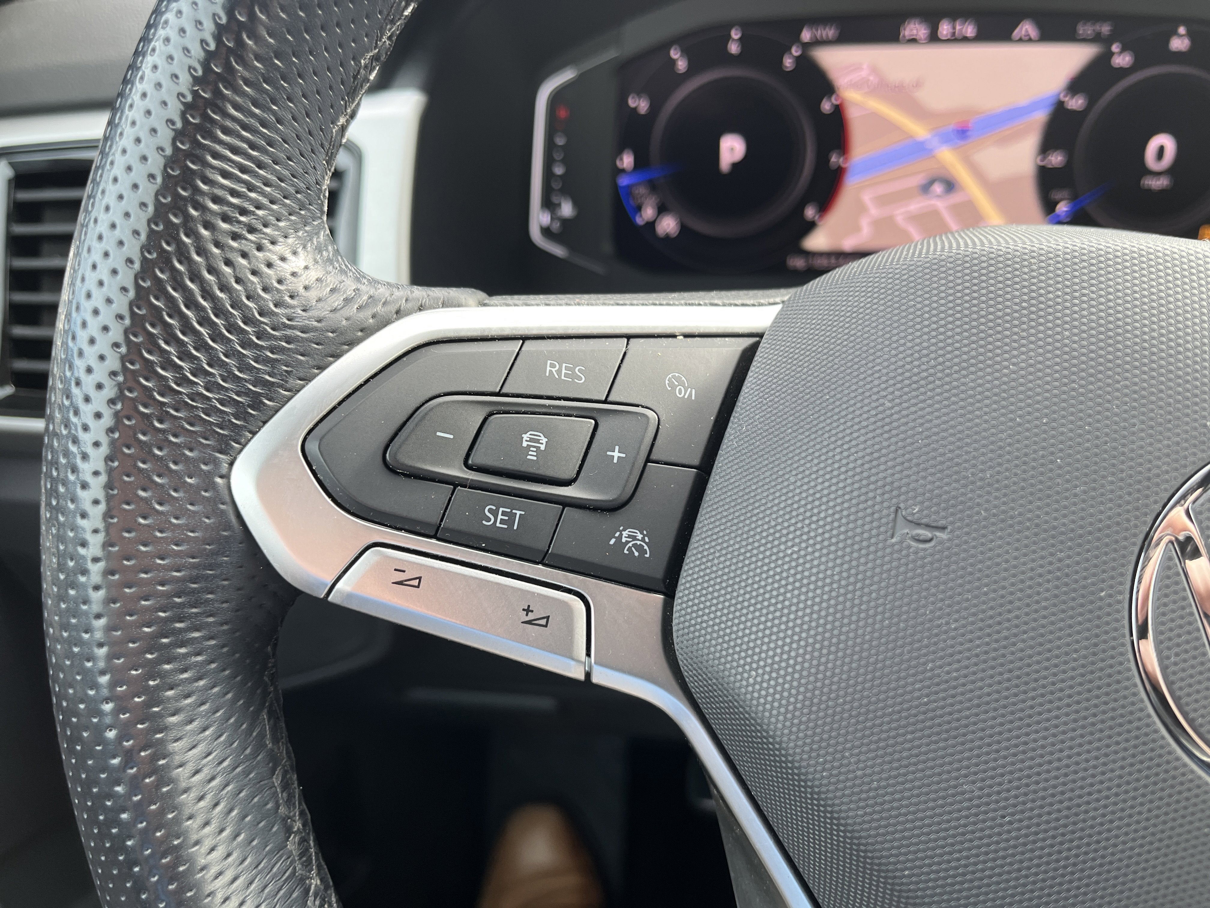 2022 Volkswagen Atlas Cross Sport 3.6L V6 SEL R-Line