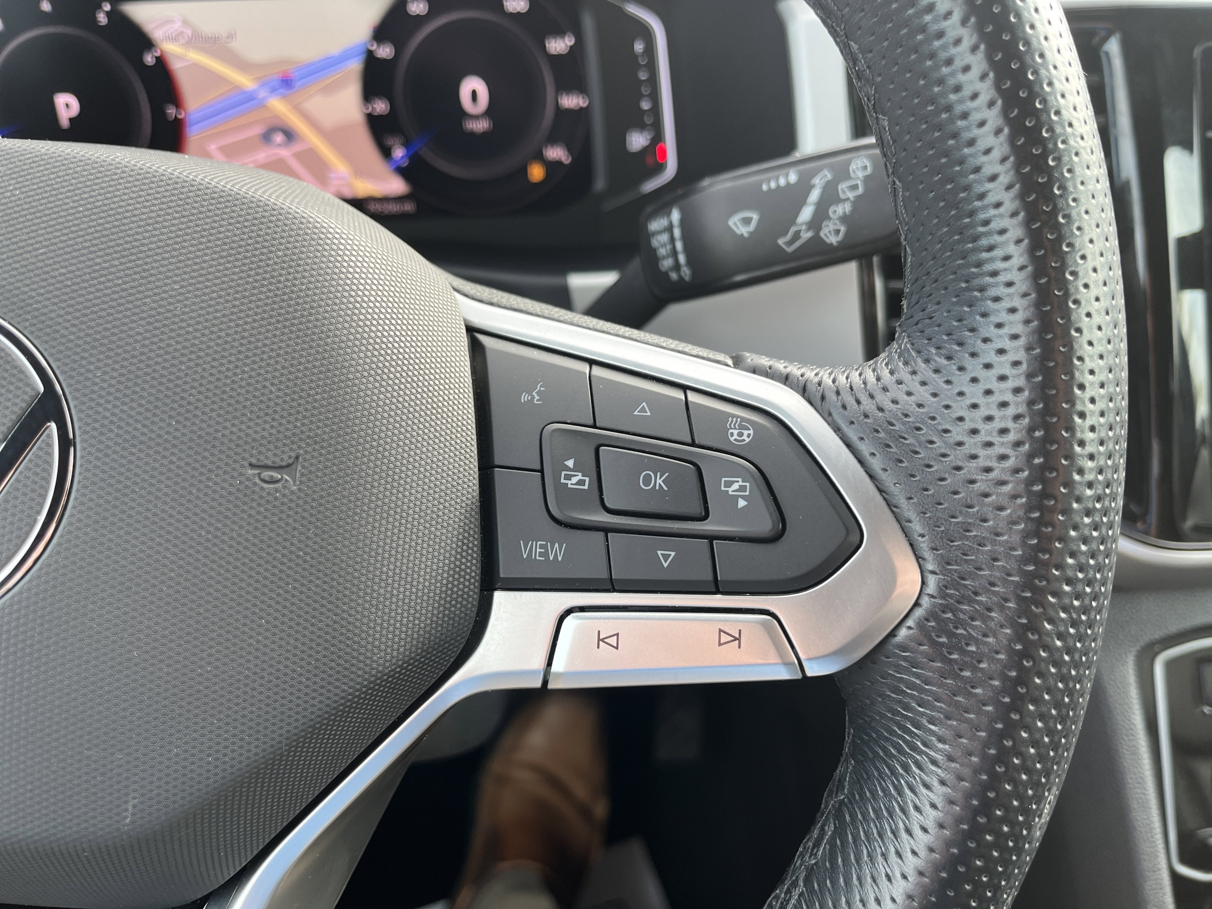2022 Volkswagen Atlas Cross Sport 3.6L V6 SEL R-Line