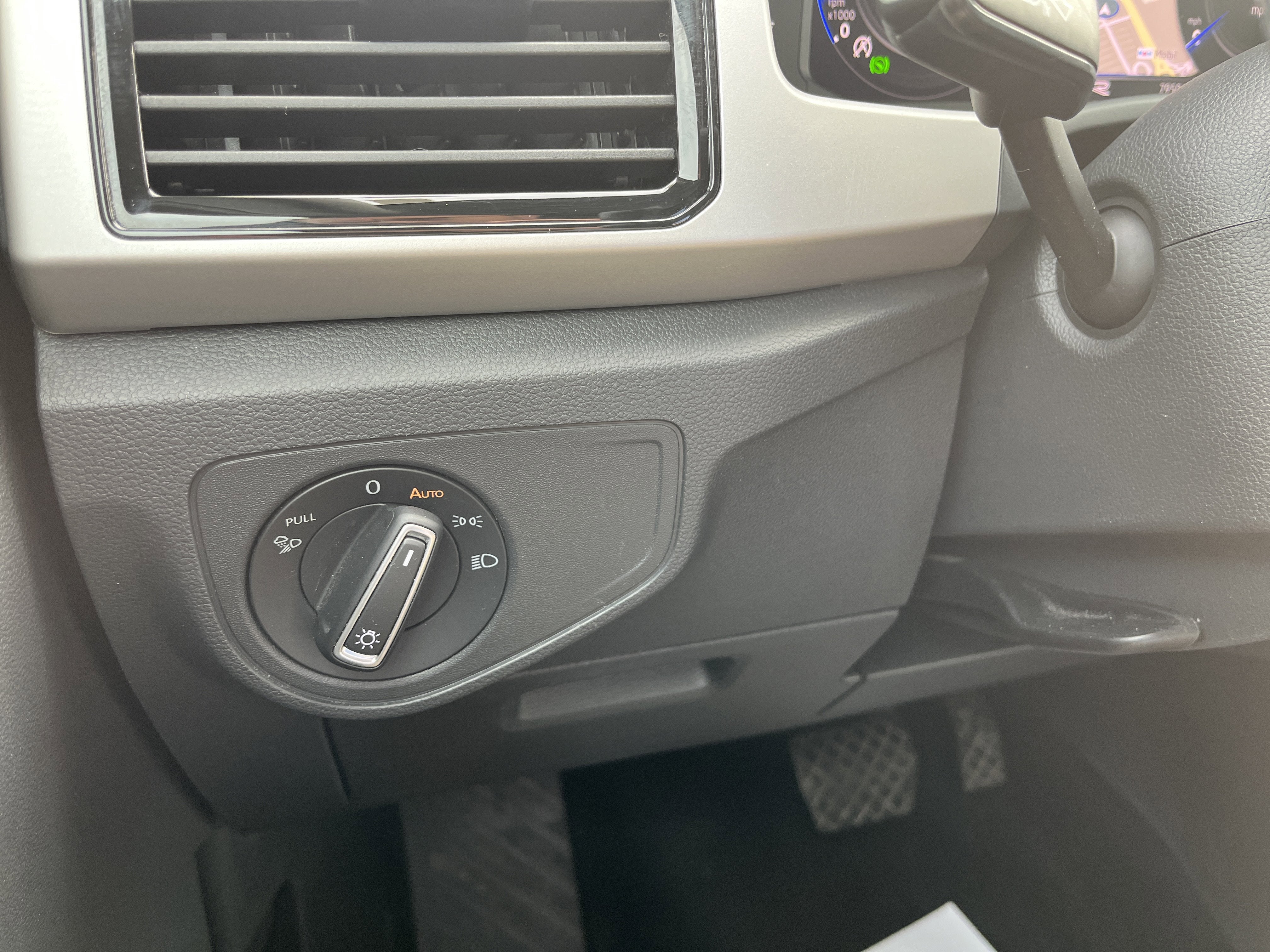 2022 Volkswagen Atlas Cross Sport 3.6L V6 SEL R-Line