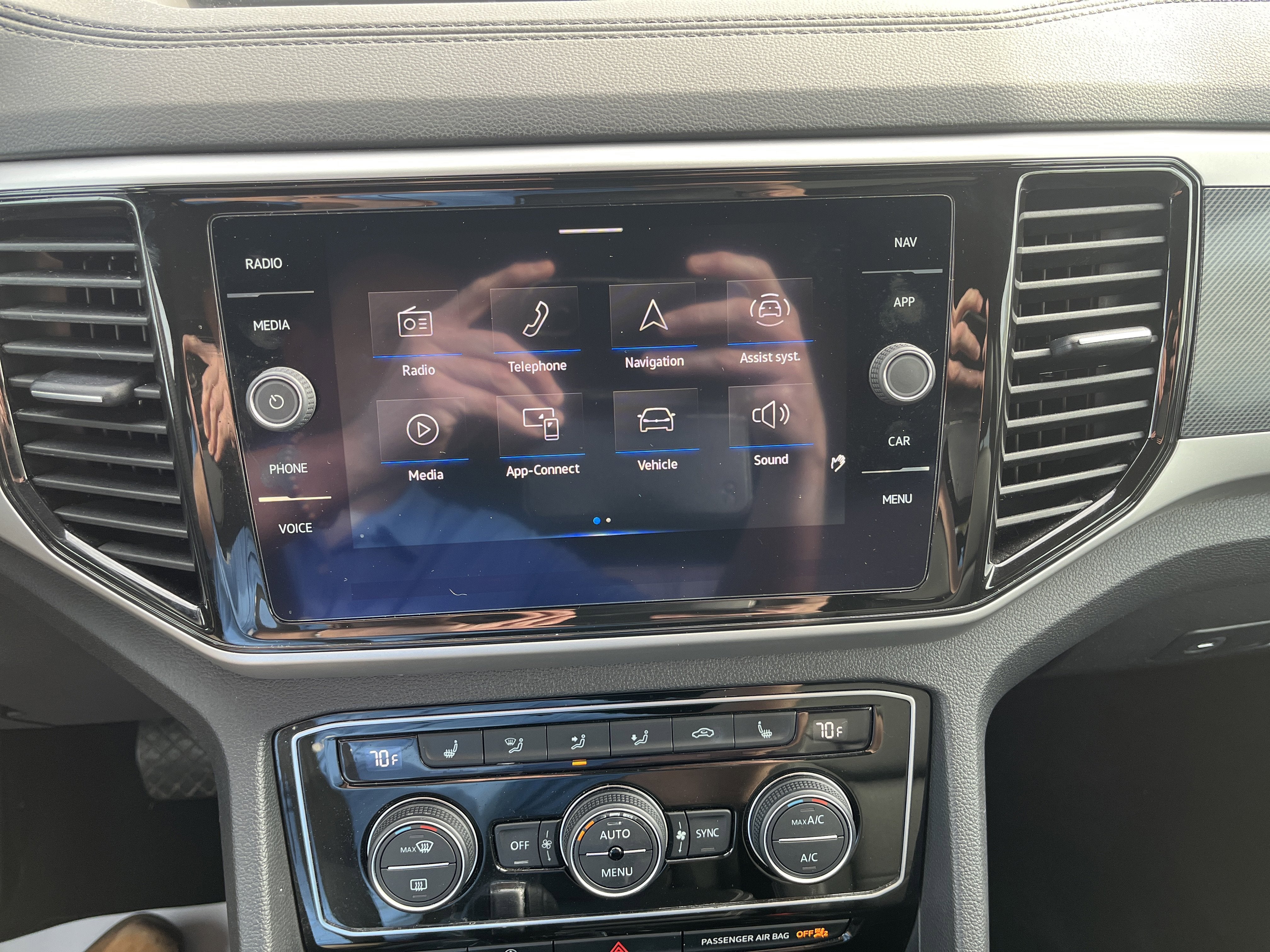 2022 Volkswagen Atlas Cross Sport 3.6L V6 SEL R-Line