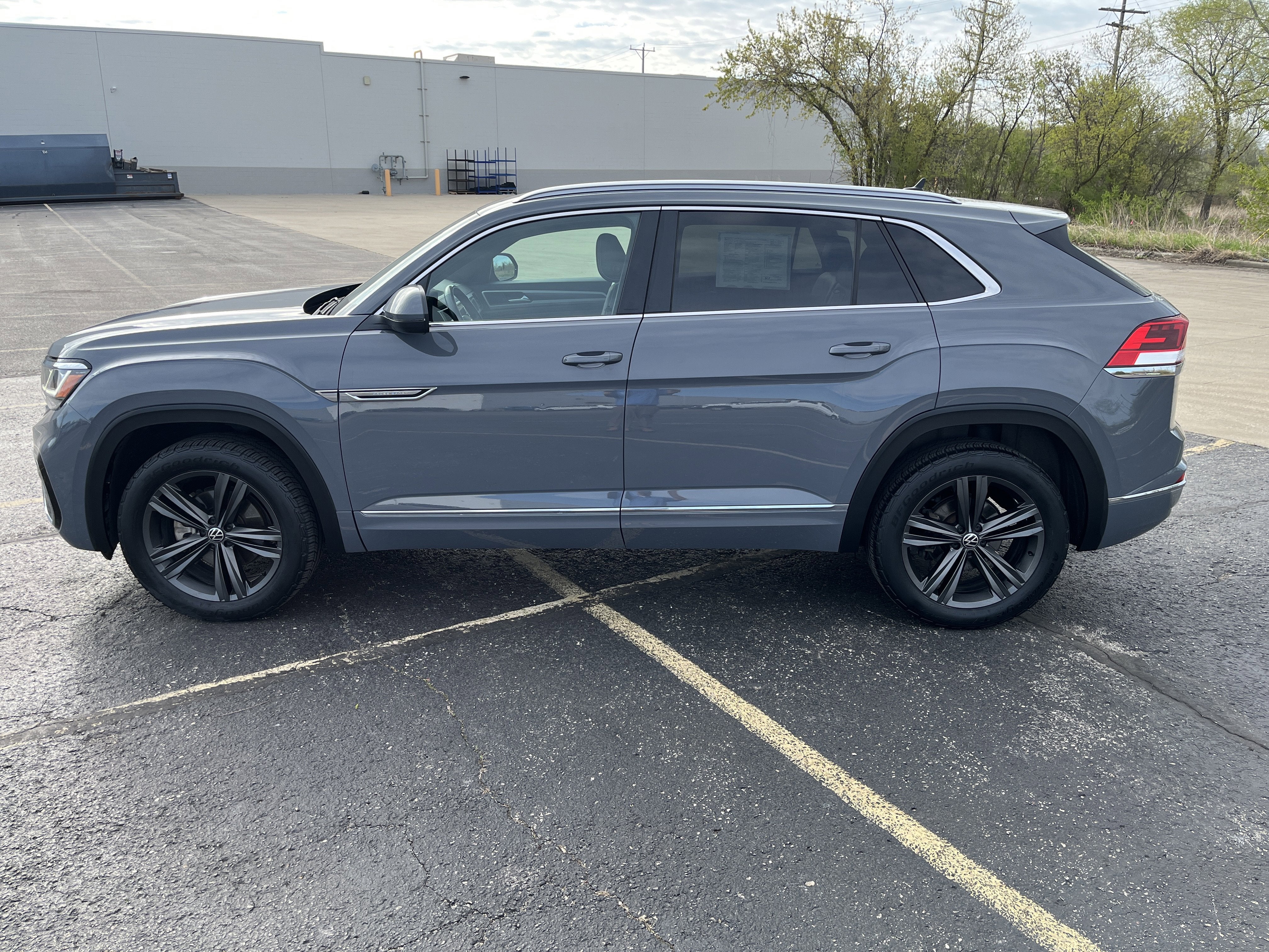 2022 Volkswagen Atlas Cross Sport 3.6L V6 SEL R-Line