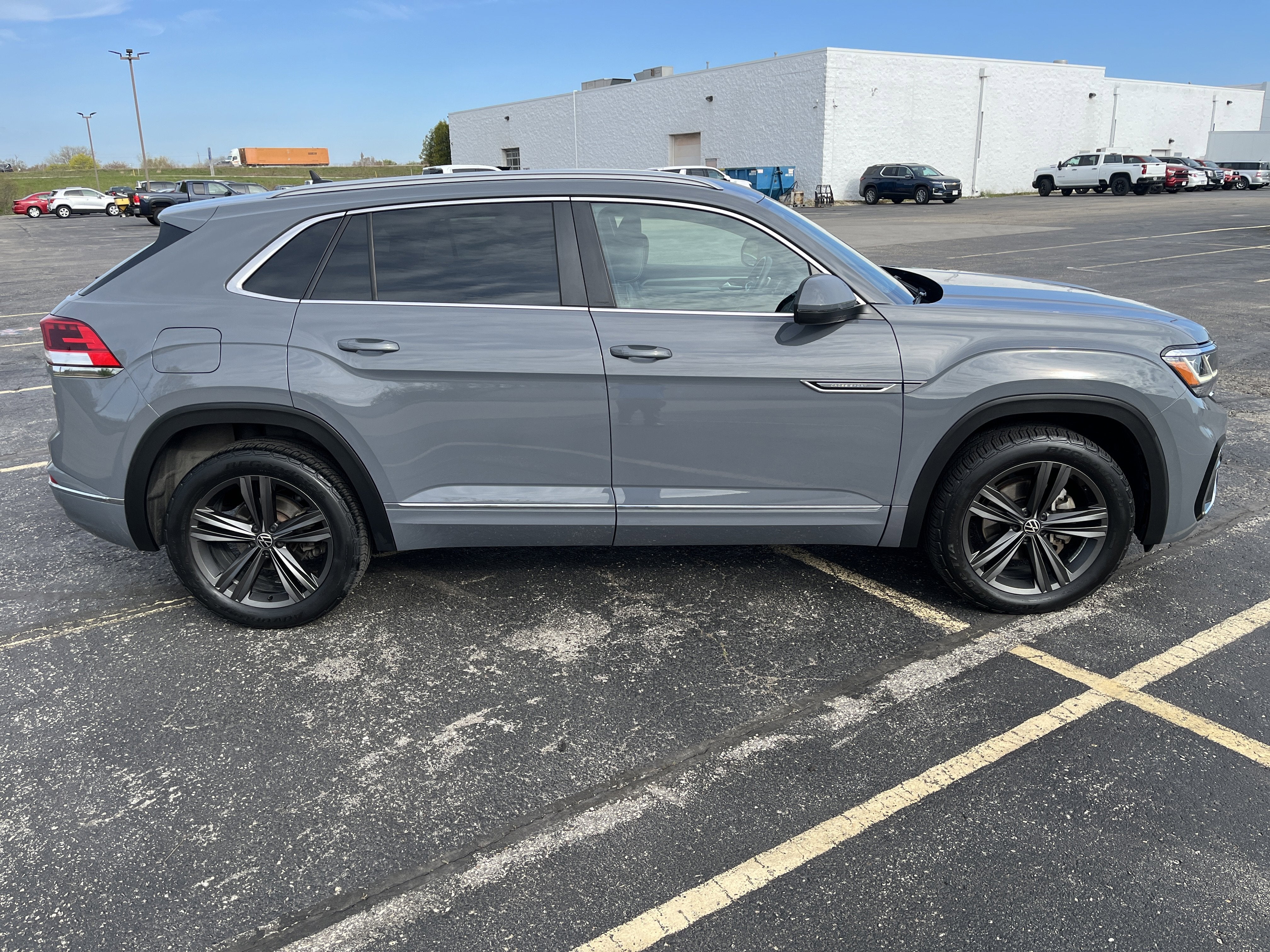 2022 Volkswagen Atlas Cross Sport 3.6L V6 SEL R-Line