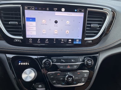 2021 Chrysler Pacifica Hybrid Pinnacle