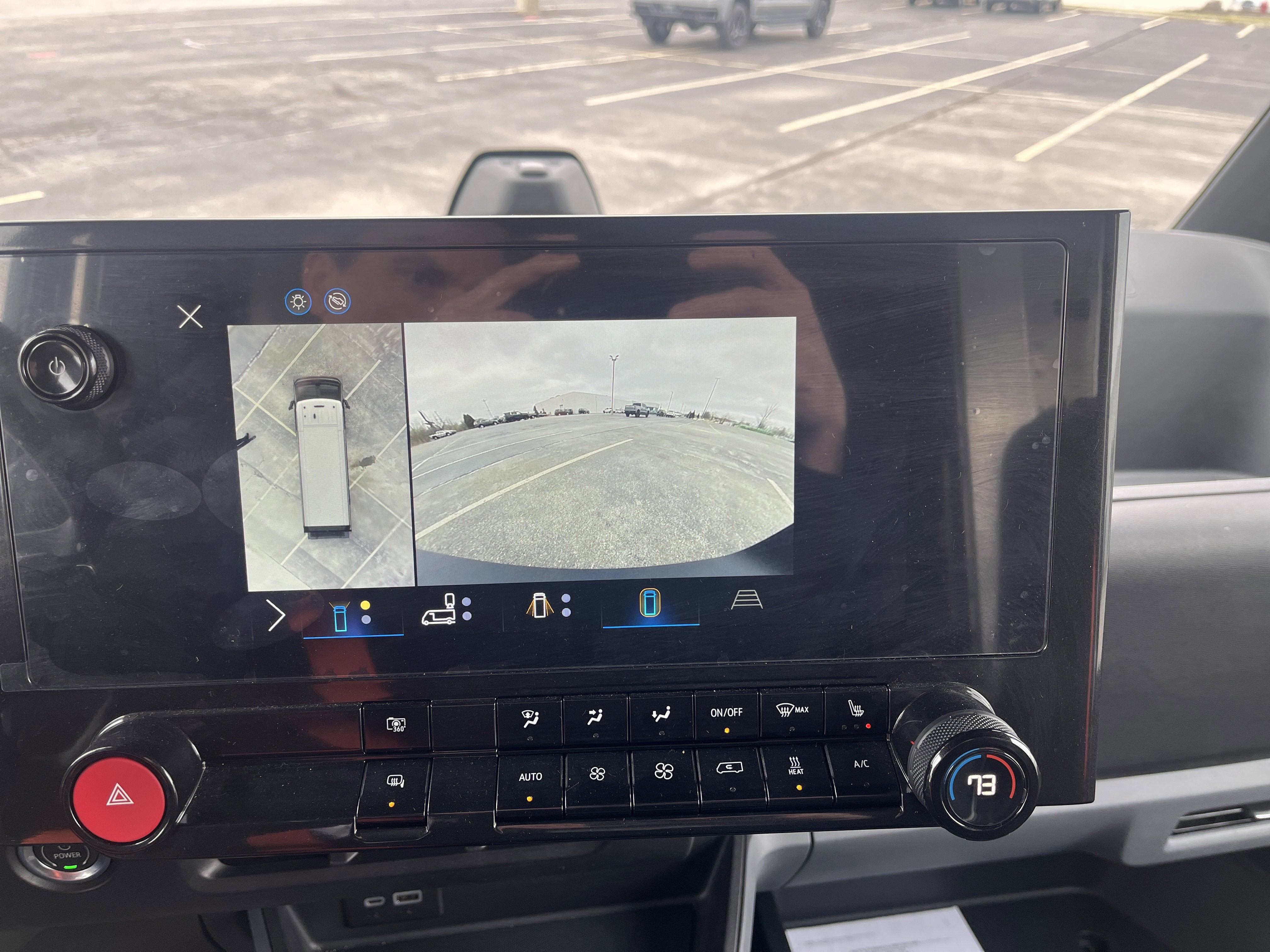 2024 BrightDrop Zevo 600 EJY