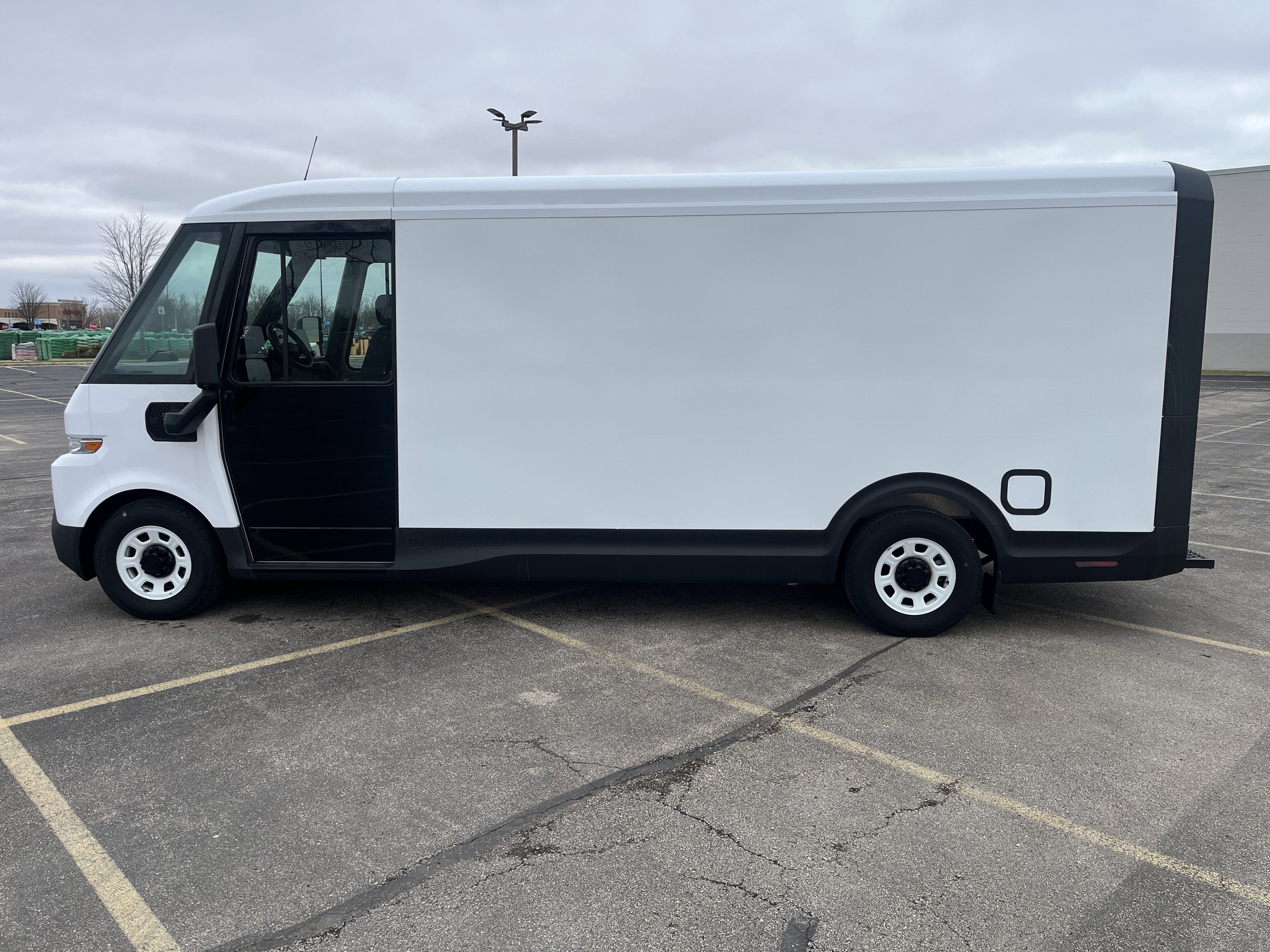 2024 BrightDrop Zevo 600 EJY