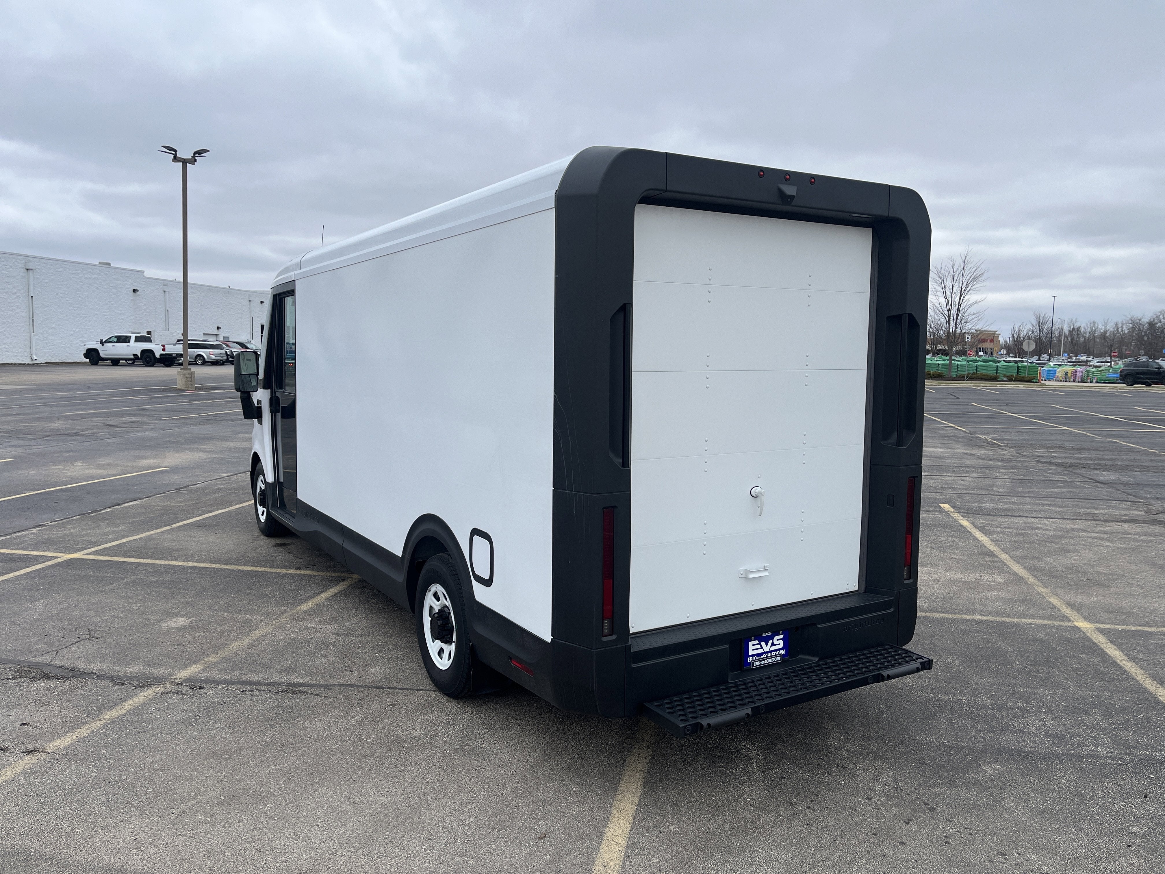 2024 BrightDrop Zevo 600 EJY