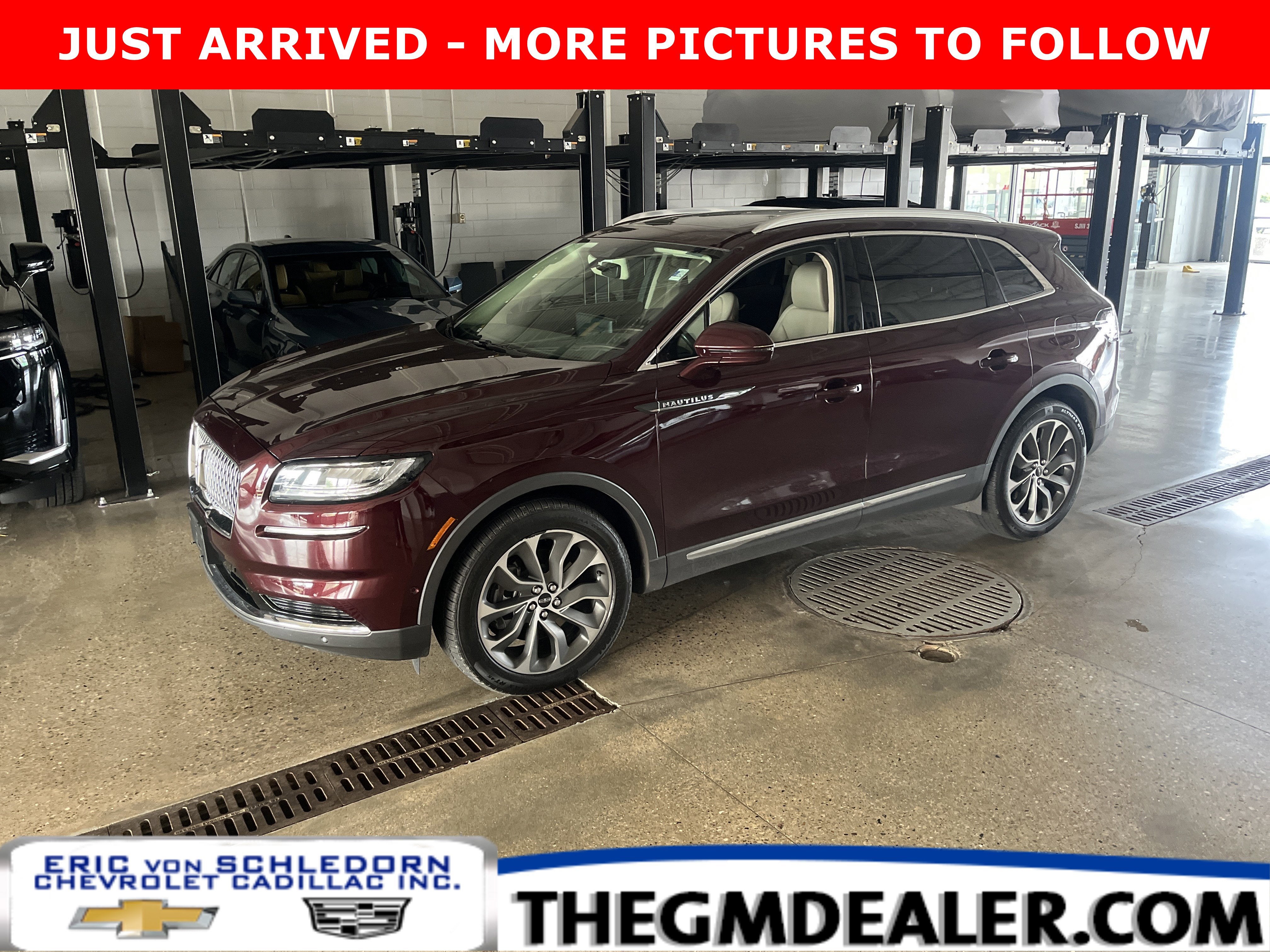2023 Lincoln Nautilus Reserve AWD's photo