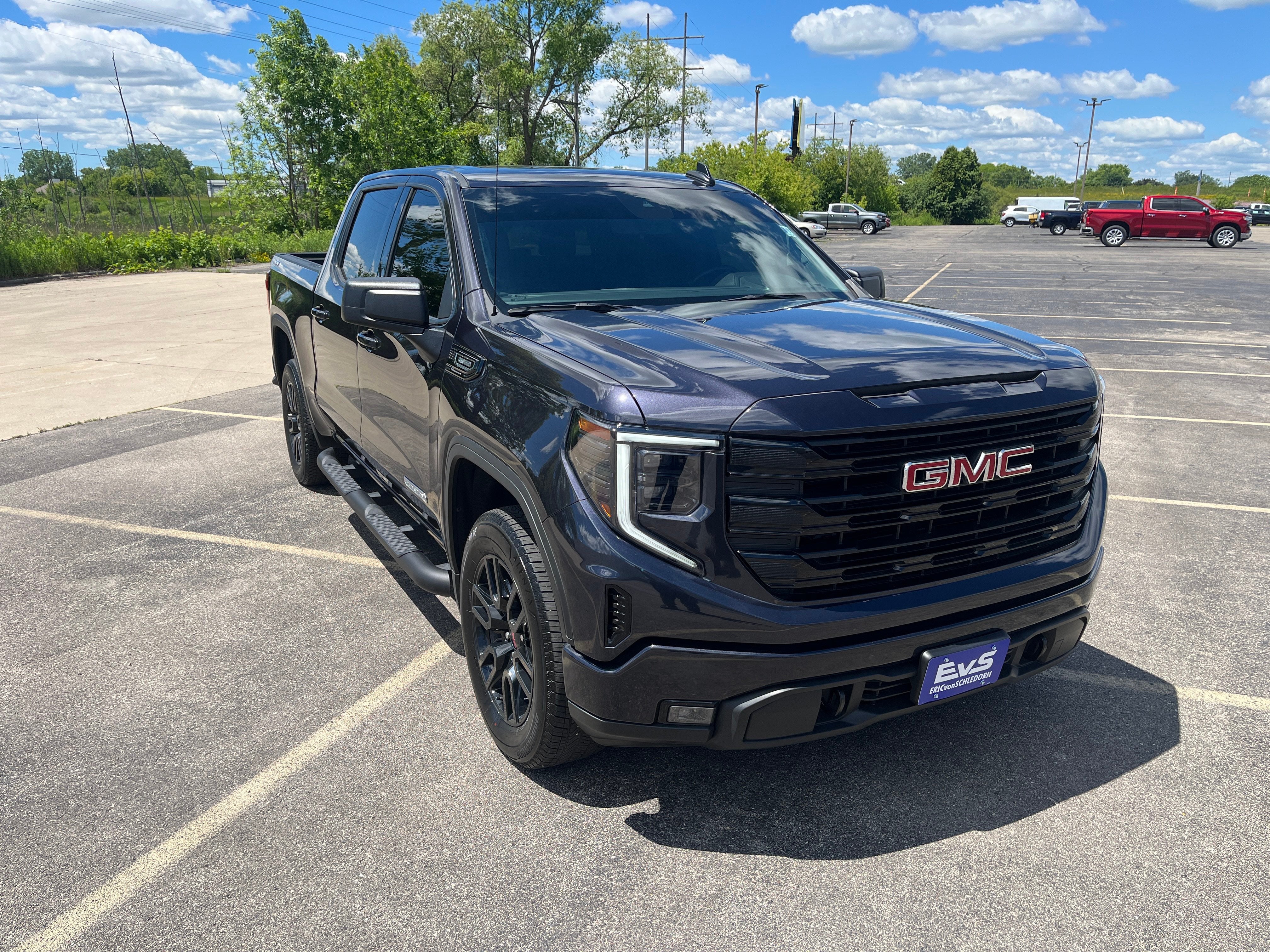 2025 GMC Sierra 1500 Elevation