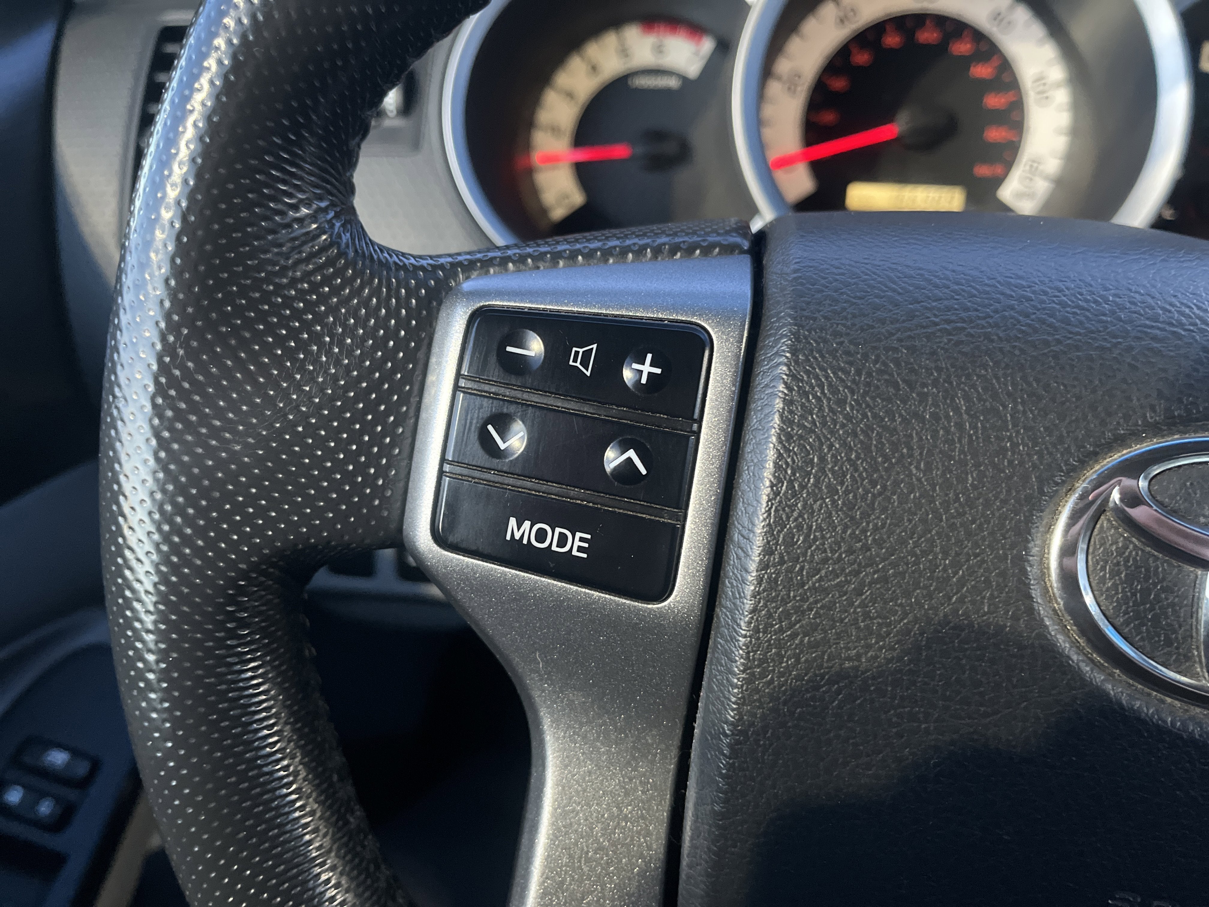 2012 Toyota Tacoma 4WD Double Cab Short Bed V6 Manual (Natl)